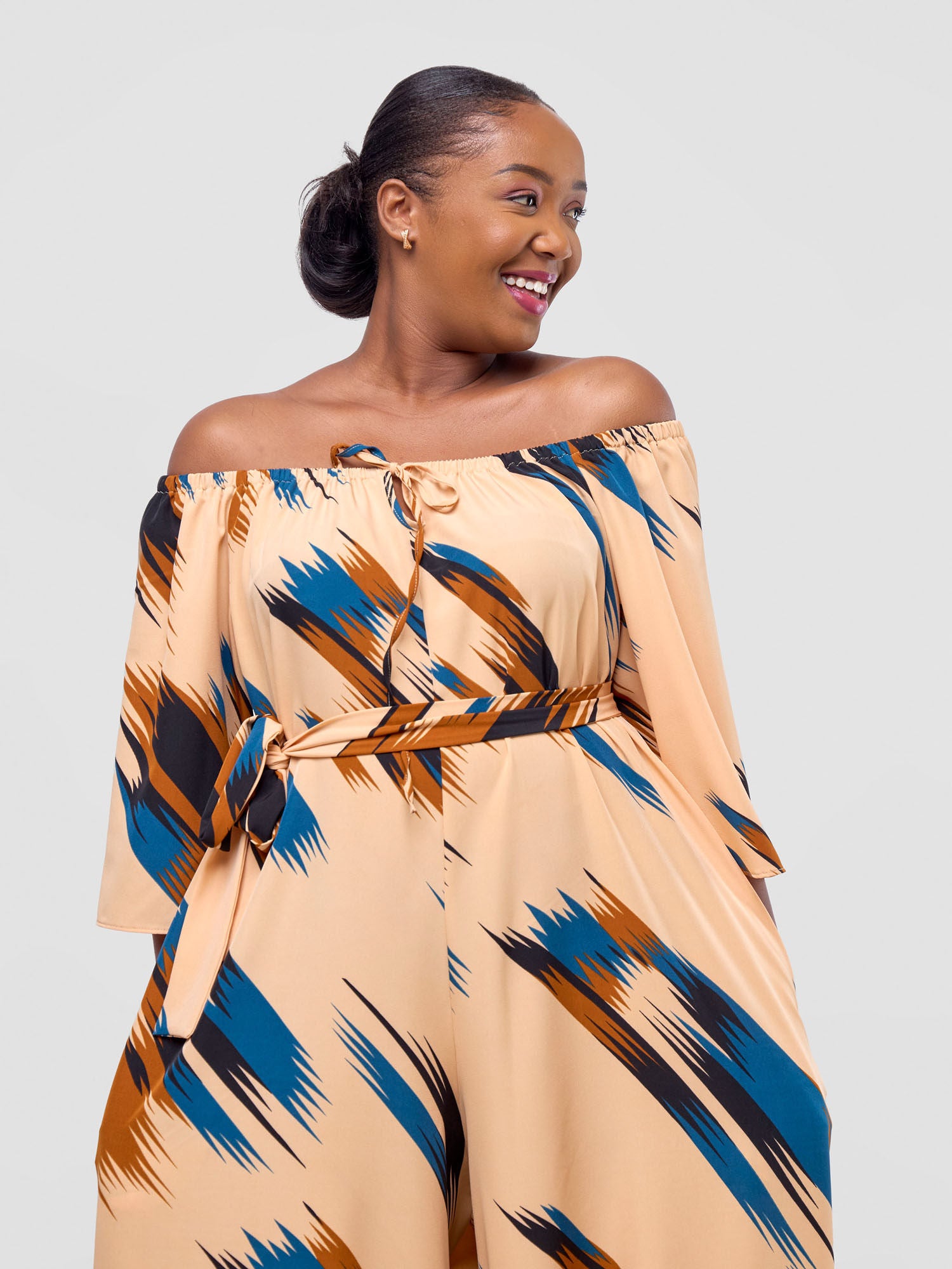 Vivo Zahari 3/4 Sleeve Off-Shoulder Jumpsuit - Cream / Black Print