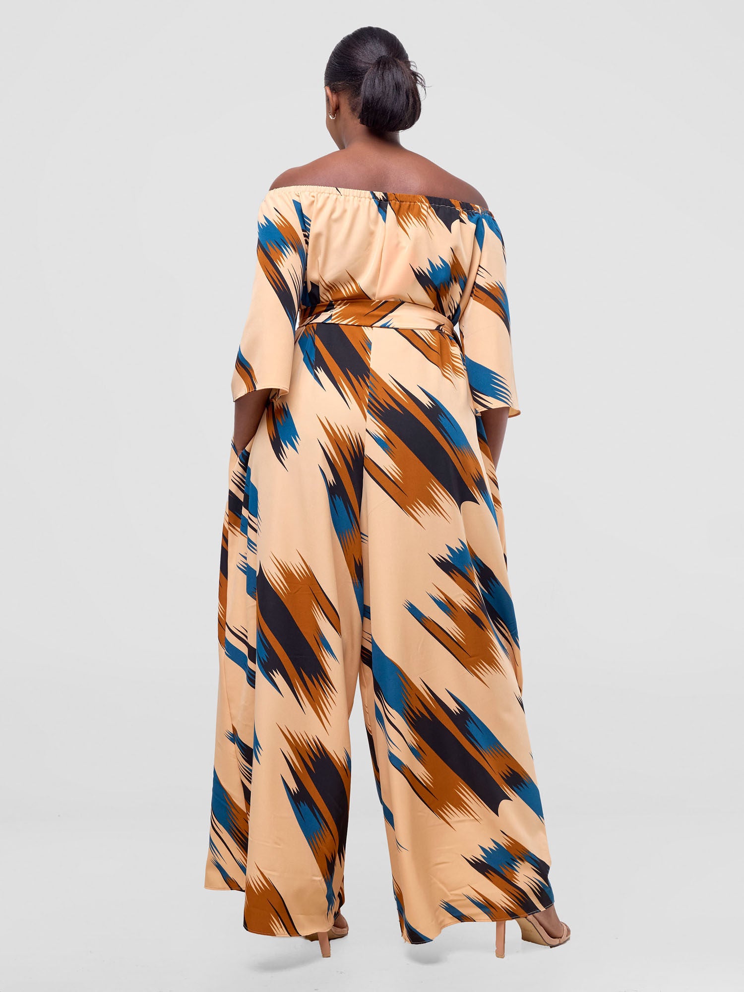 Vivo Zahari 3/4 Sleeve Off-Shoulder Jumpsuit - Cream / Black Print