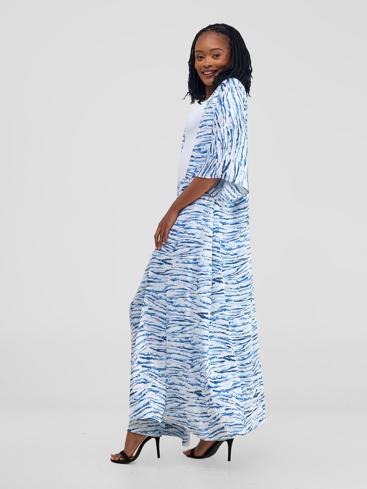 Vivo Alek 3/4 Sleeve A-Line Maxi Kimono - Blue / White print