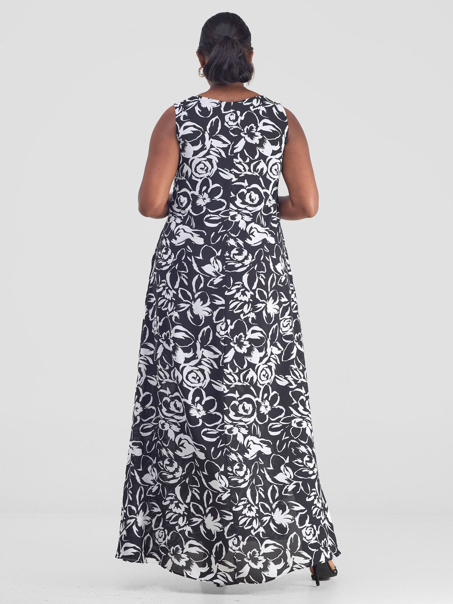 Vivo Ava Front Pleat Maxi Dress - Black Flowers Print