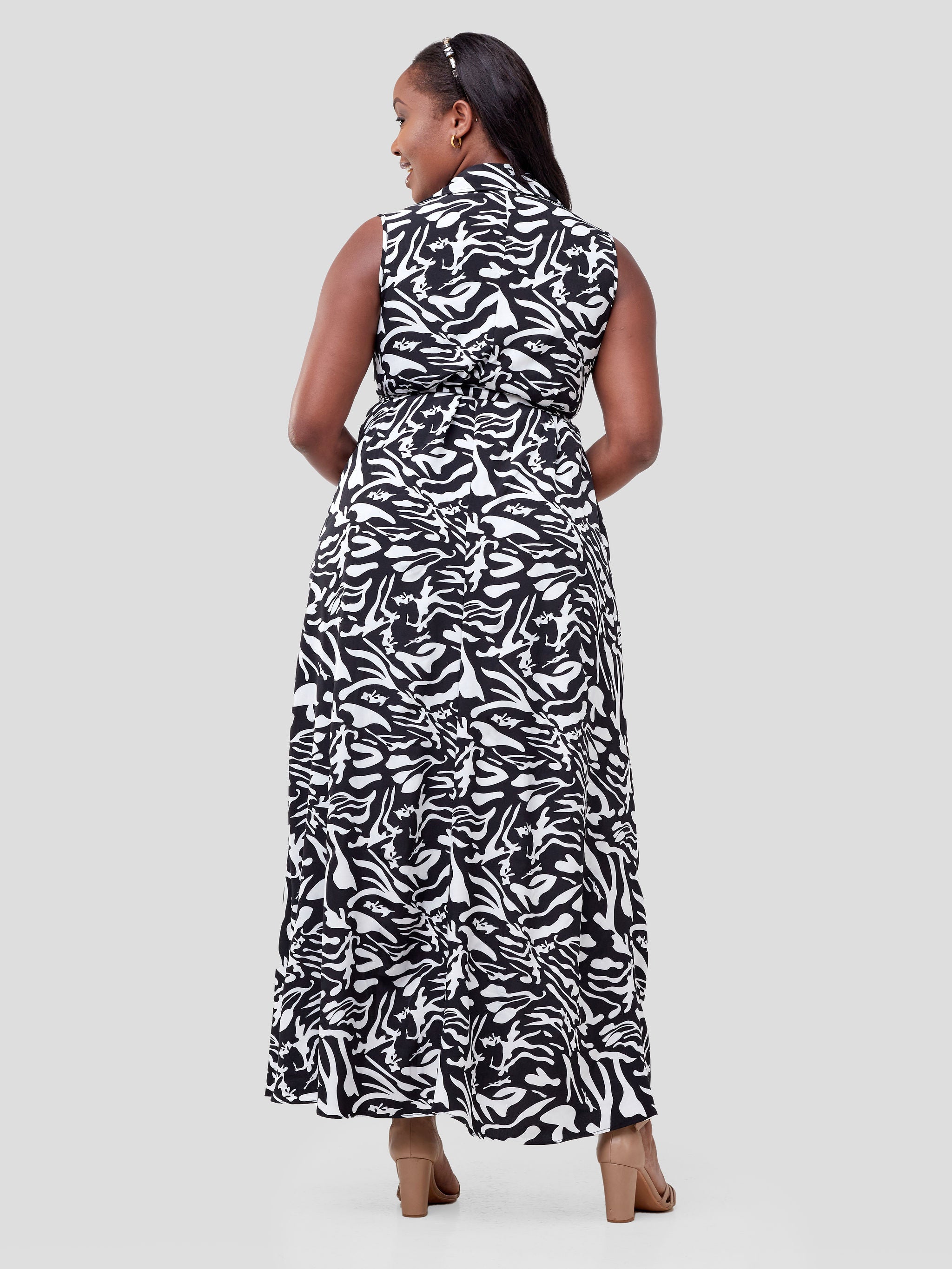 Vivo Zuri Sleeveless Tent Maxi Dress - Black / White Abstract Print