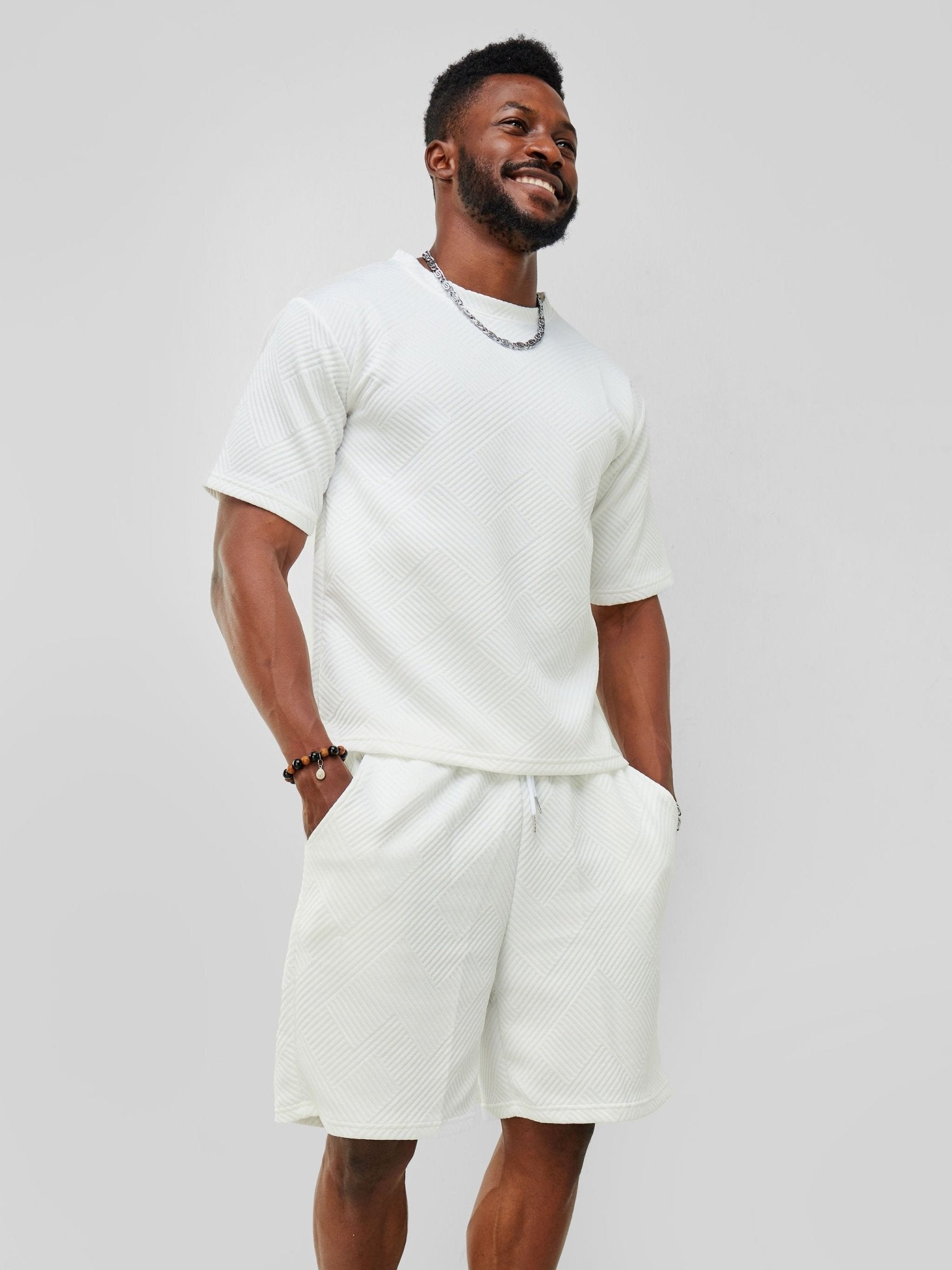 Zetu Men's Diagonal Line Textured Shorts - White - Shopzetu