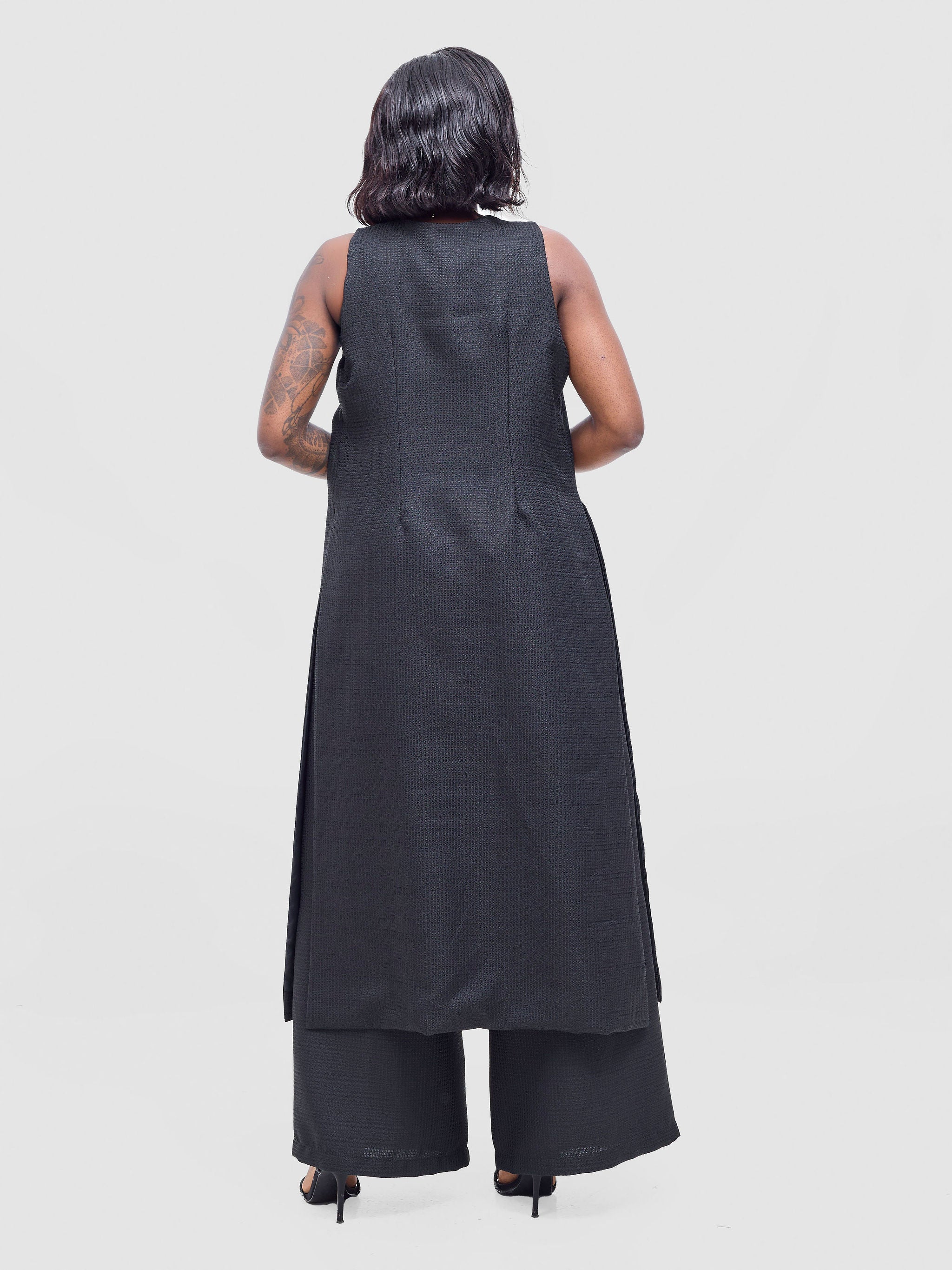 Vivo Analo Sleeveless Tie Kimono - Black