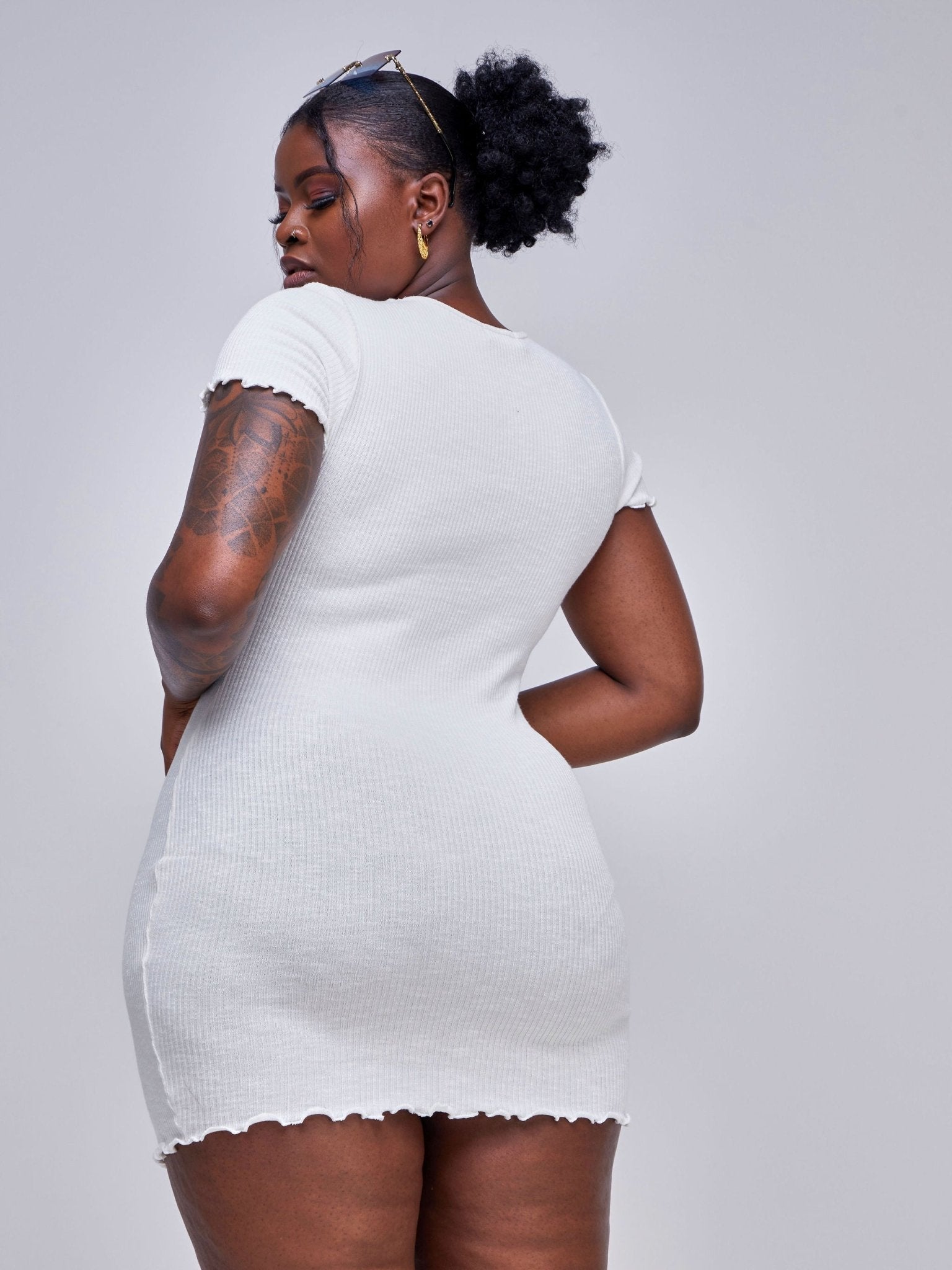 Popular 21 Short-Sleeved Lettice Hem Dress - White - Shopzetu
