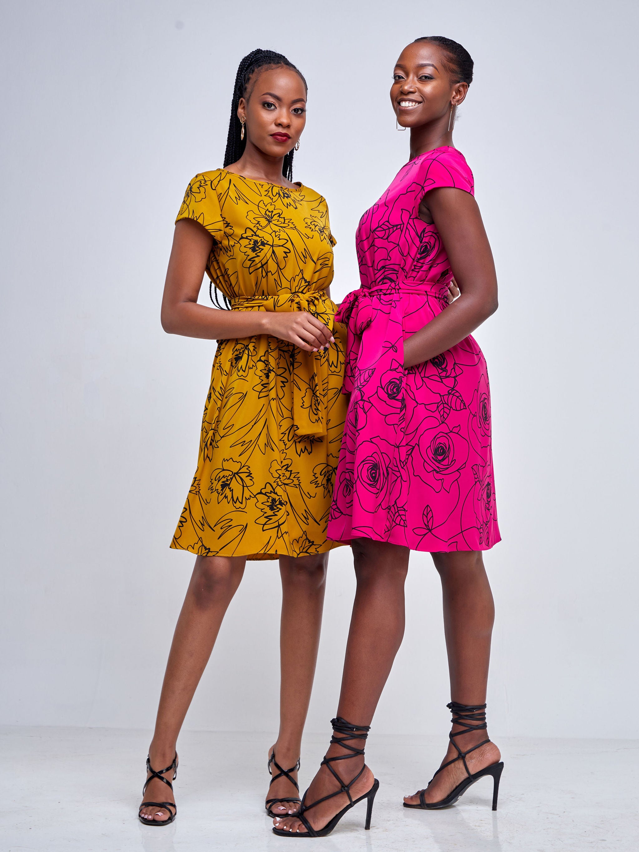 Vivo Basic Cap Sleeve Knee Length Tent Dress - Hot Pink / Black Floral Print