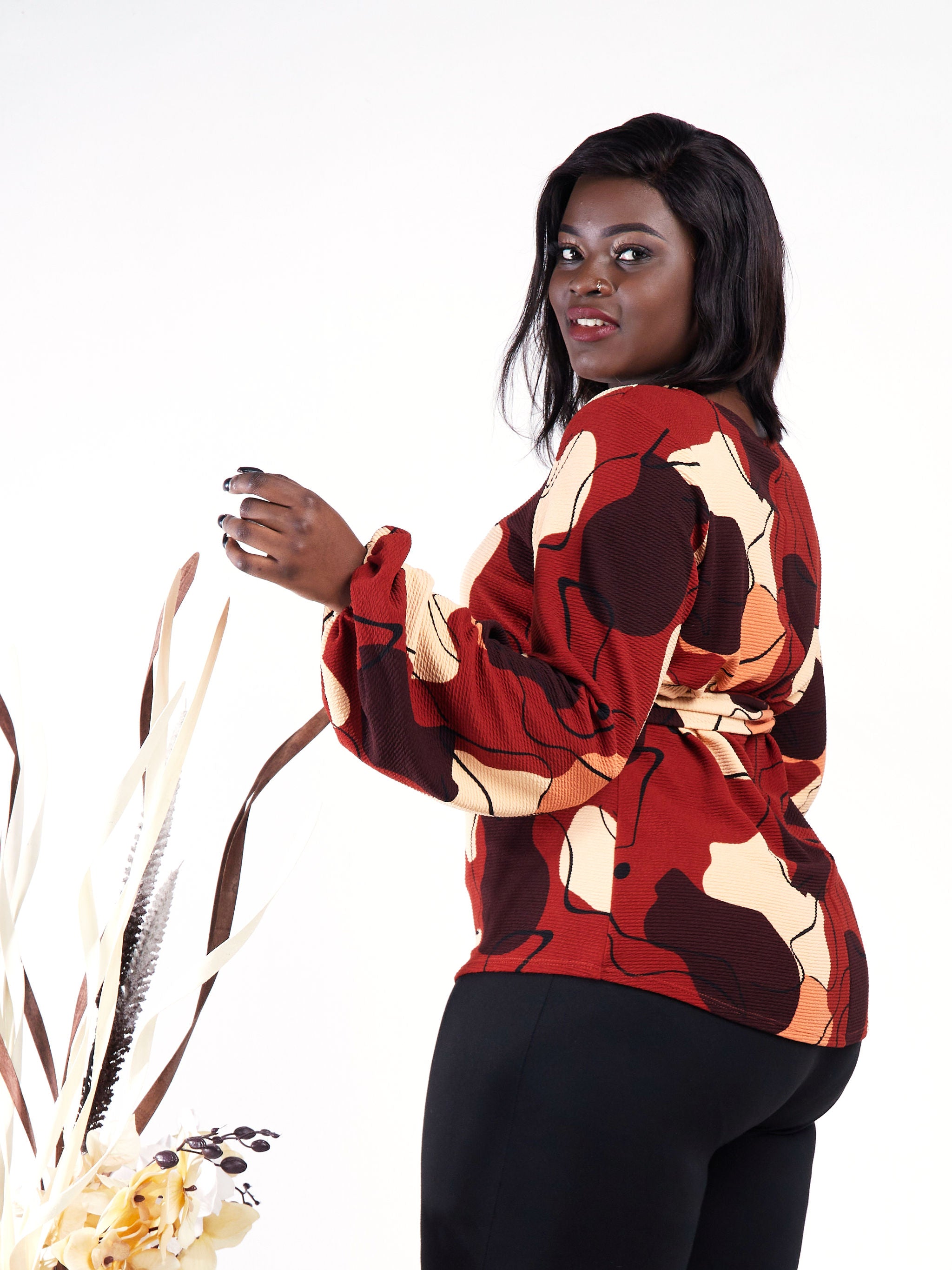 Vivo Basic Olivia Bishop Sleeve Top - Rust / Brown Abstract Print