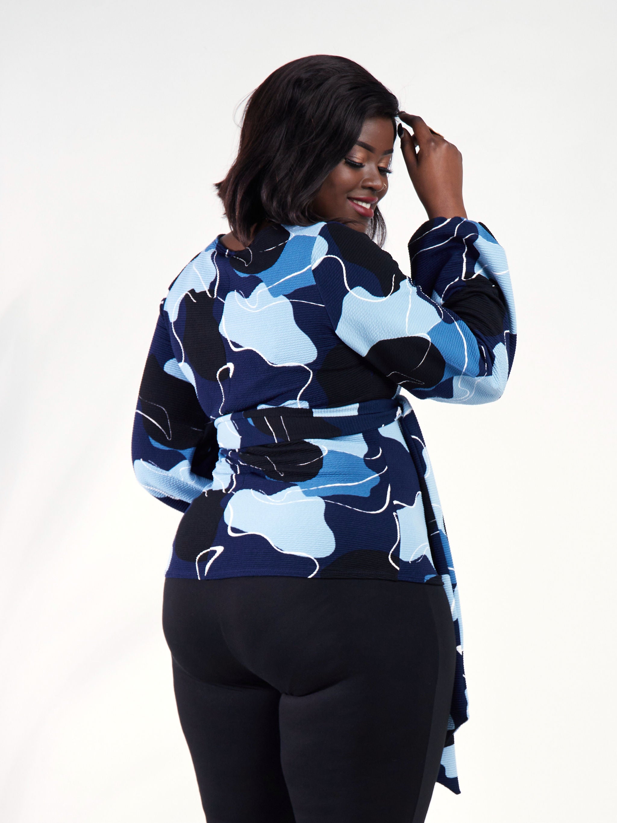 Vivo Basic Olivia Bishop Sleeve Top - Navy Blue / White Abstract Print