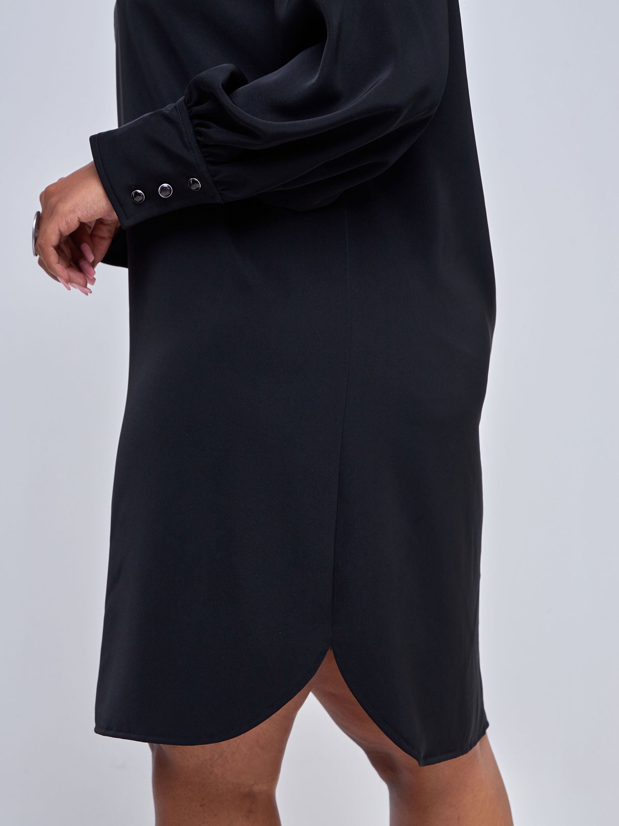 Vivo Tatili Cuffed Bishop Sleeve Shift Dress - Black