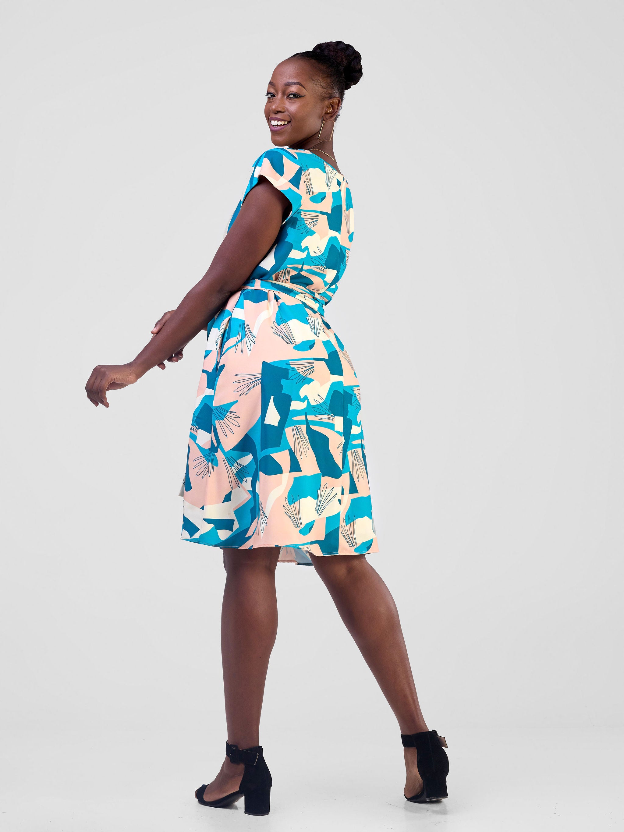 Vivo Basic Cap Sleeve Tent Knee Length Dress - Blue Wimbi Print