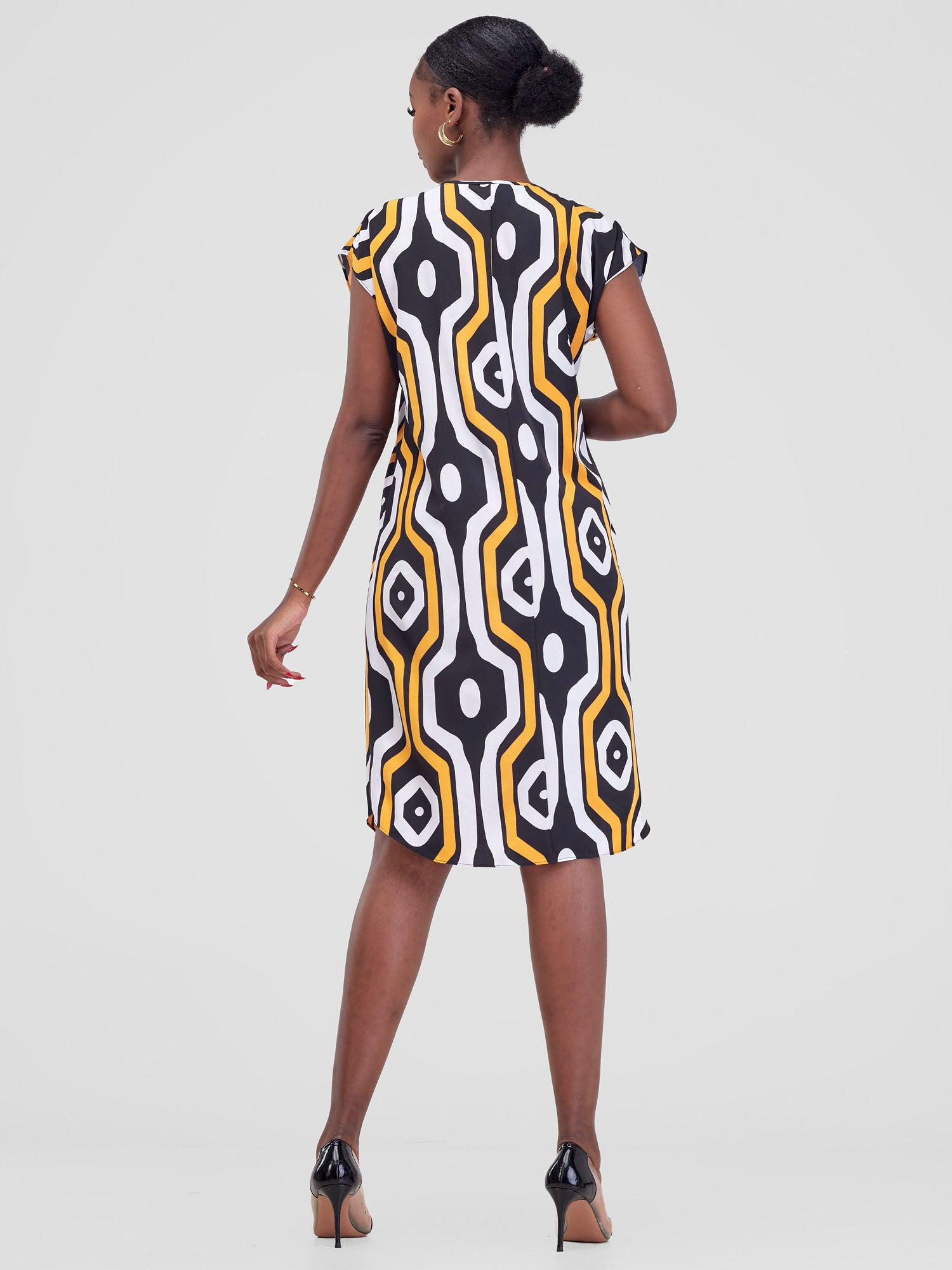 Vivo Zola Drop Shoulder Knee Length Dress - Mustard / Black Print