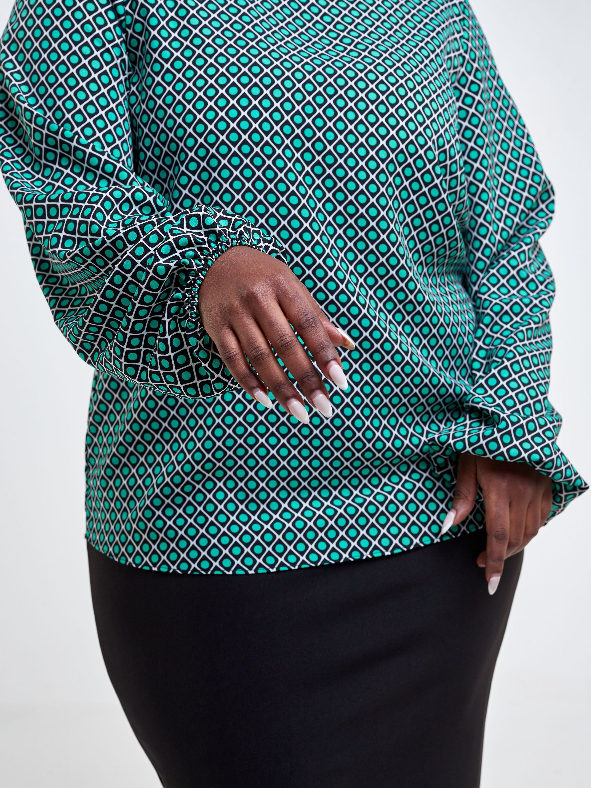 Vivo Basic Long Sleeved Bishop Top - Black / Green Polka Dot Print