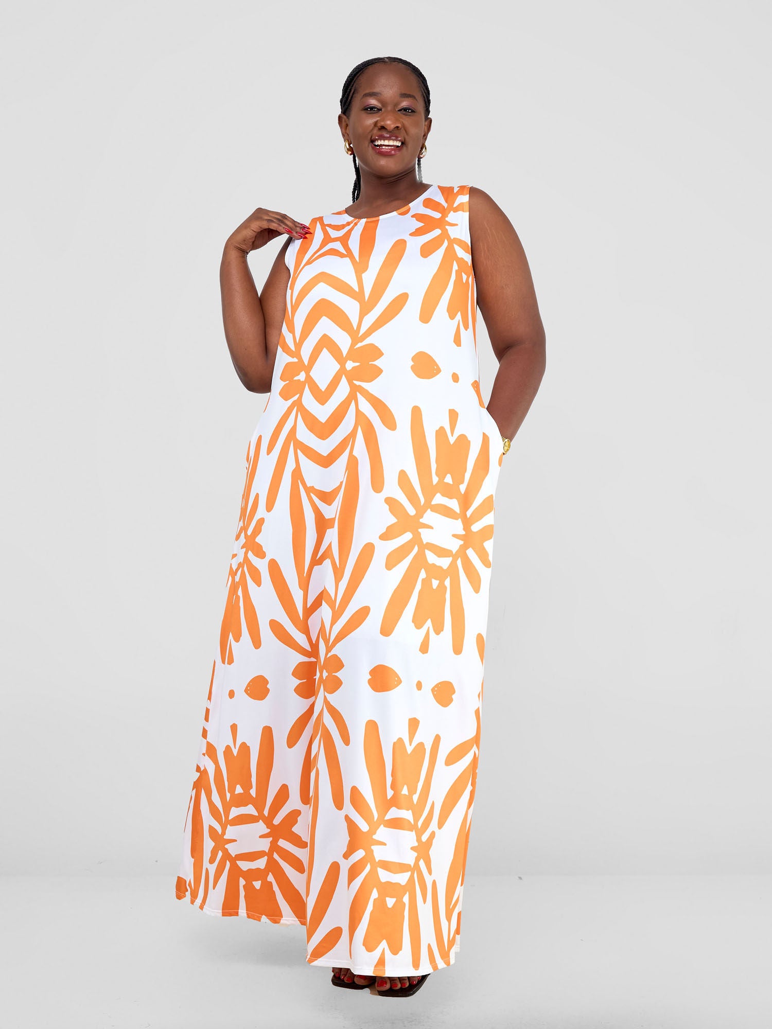 Vivo Lumi Back Pleat Maxi Dress - White / Orange Ukwi Print