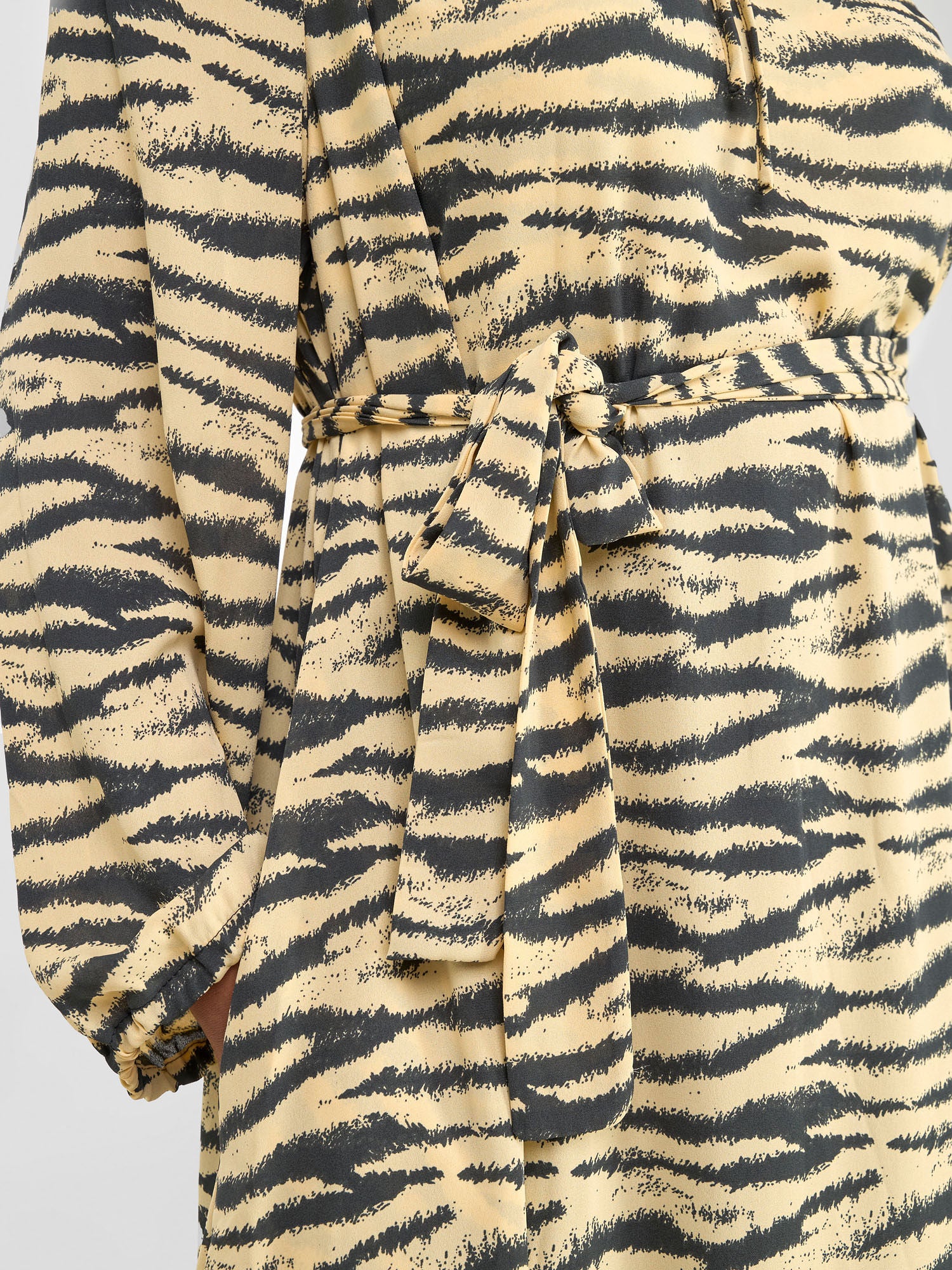 Vivo Zahari Off-Shoulder Maxi Dress - Yellow / Black Print