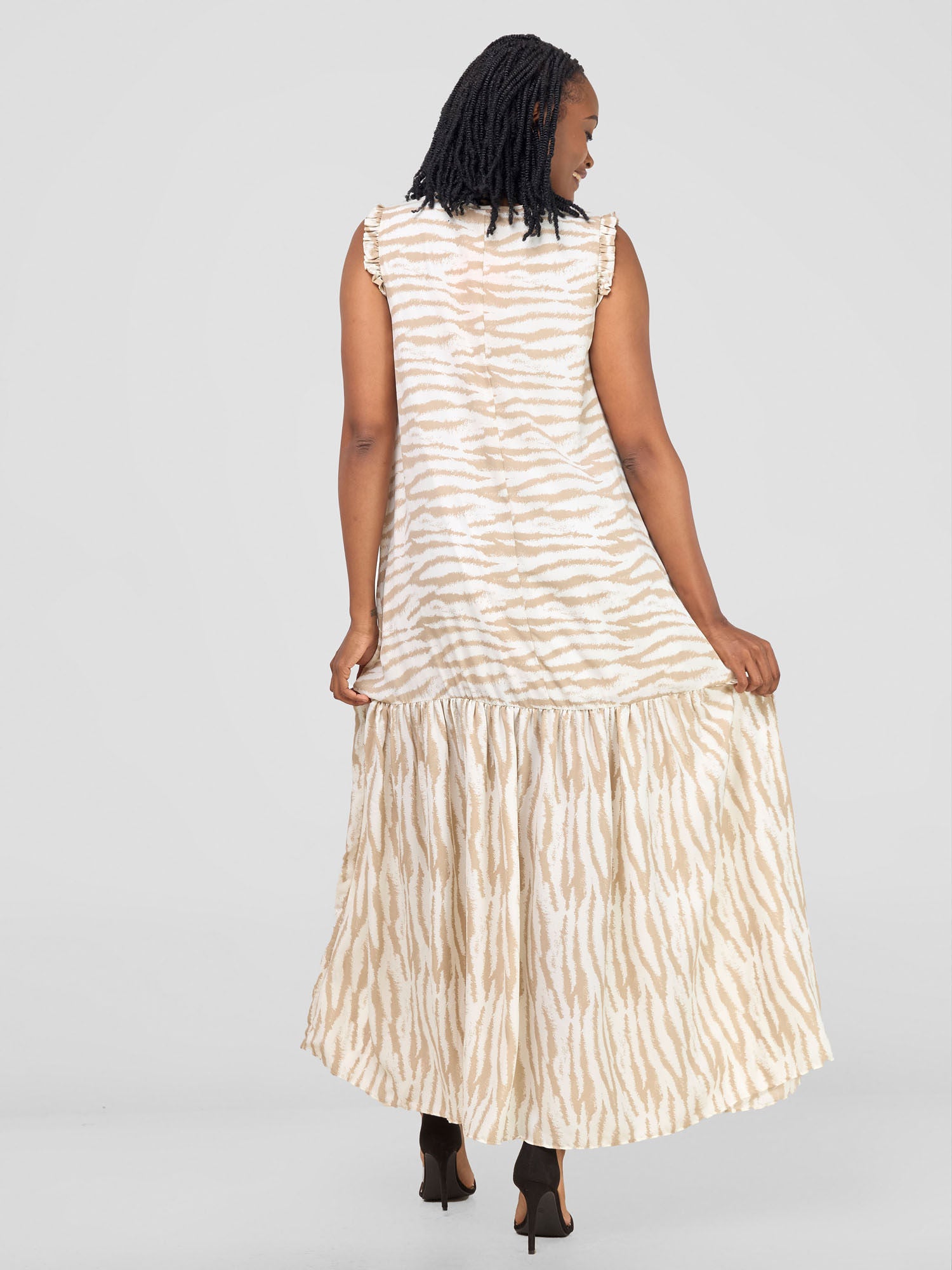 Vivo Ava Tent Flounce Maxi Dress - Beige / White Print