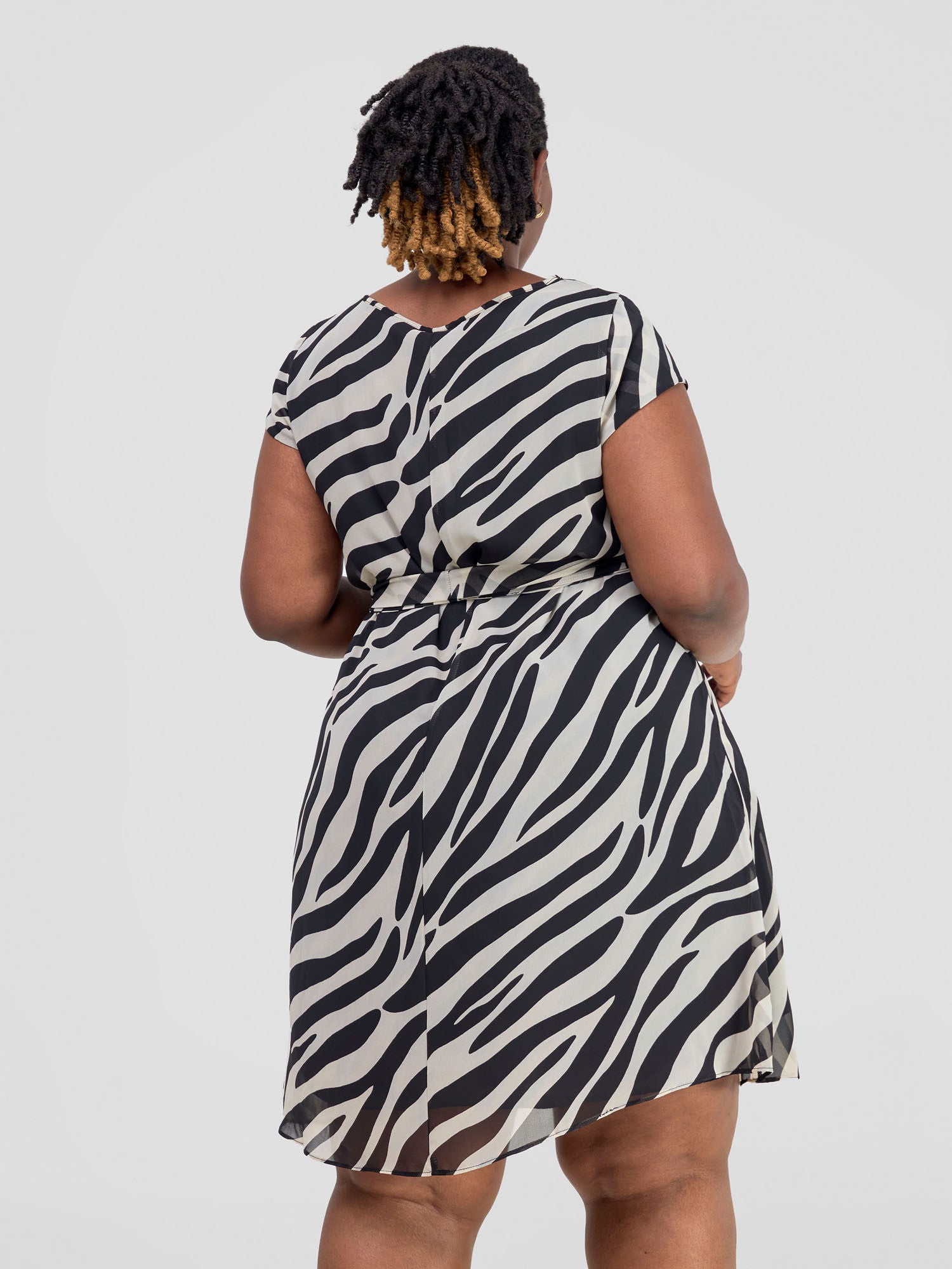 Vivo Basic Cap Sleeve Tent Knee Length Dress - Black / Cream Print