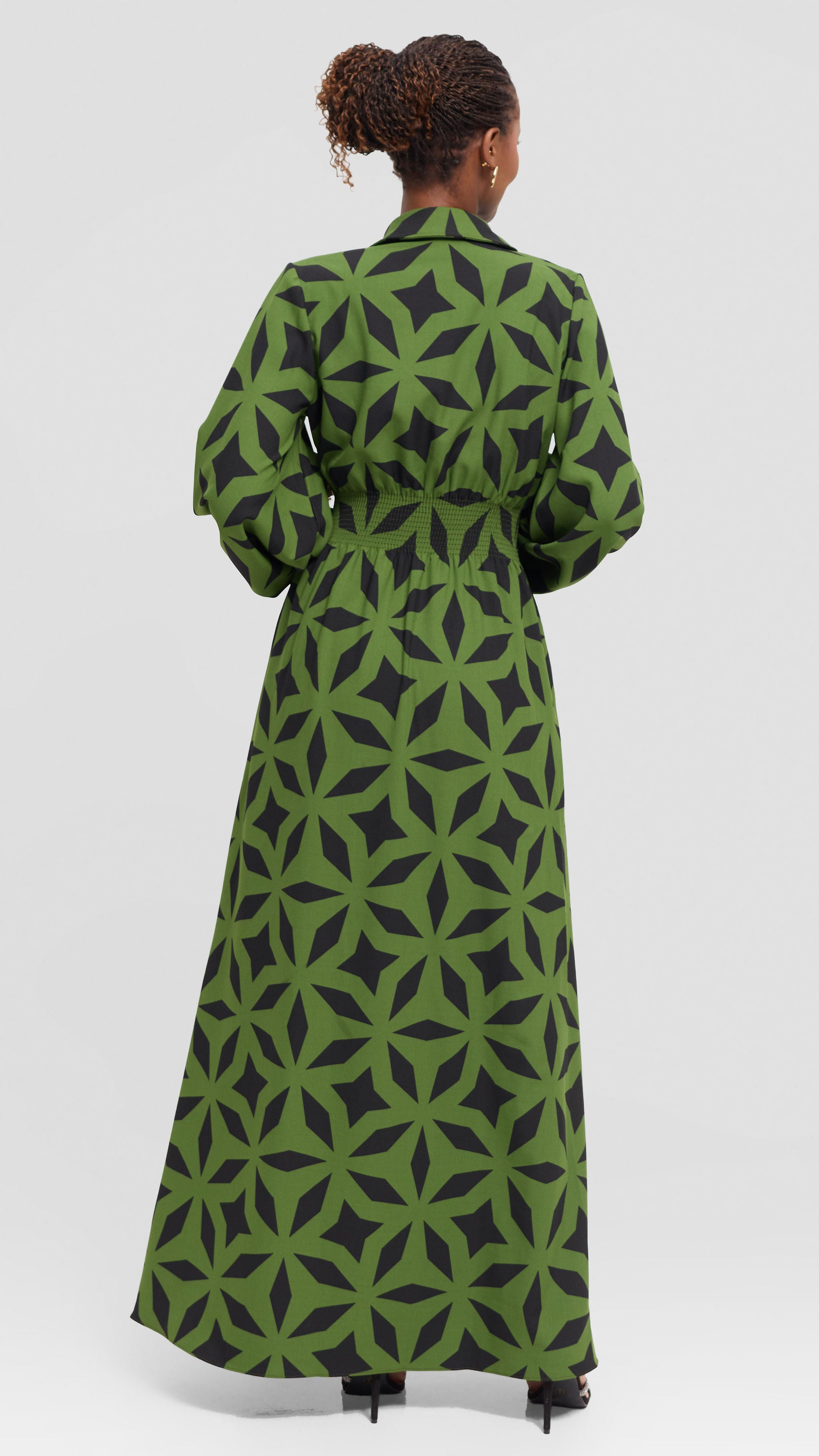 Vivo Bishop Sleeve Shirred Maxi Dress in Crepe - Green / Black Print