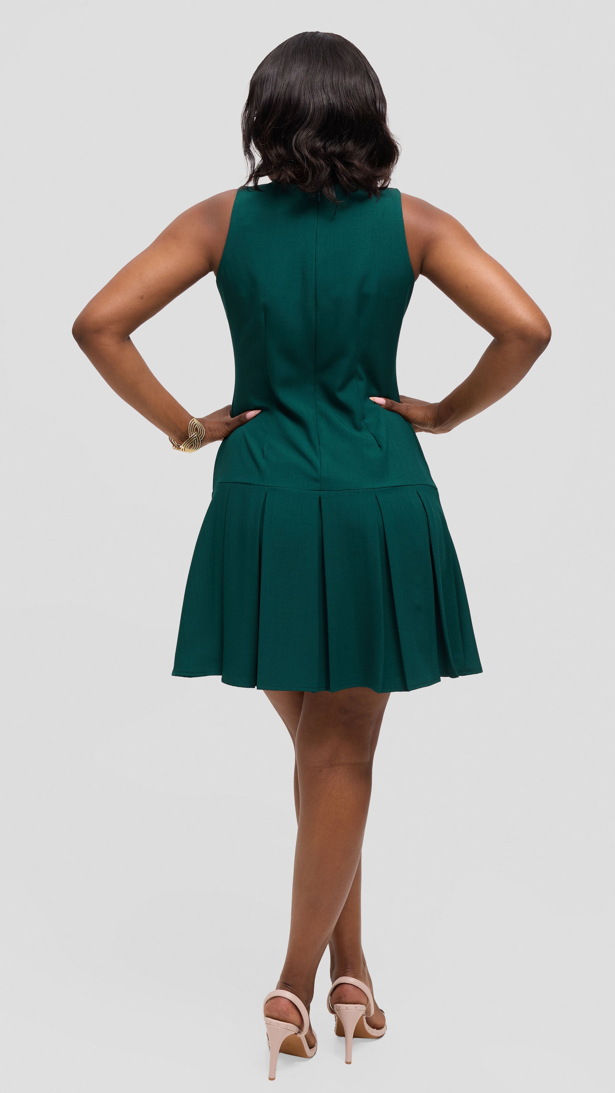 Vivo Niari Pleated Dress in Crepe - Dark Green