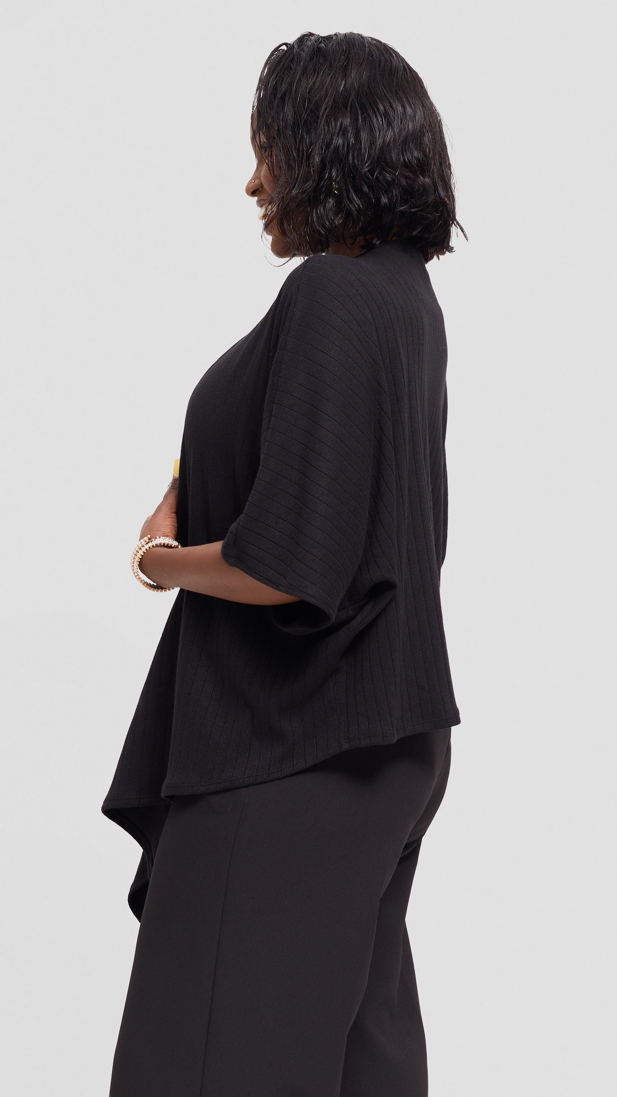 Safari by Vivo Short Kimono in Sweater - Black