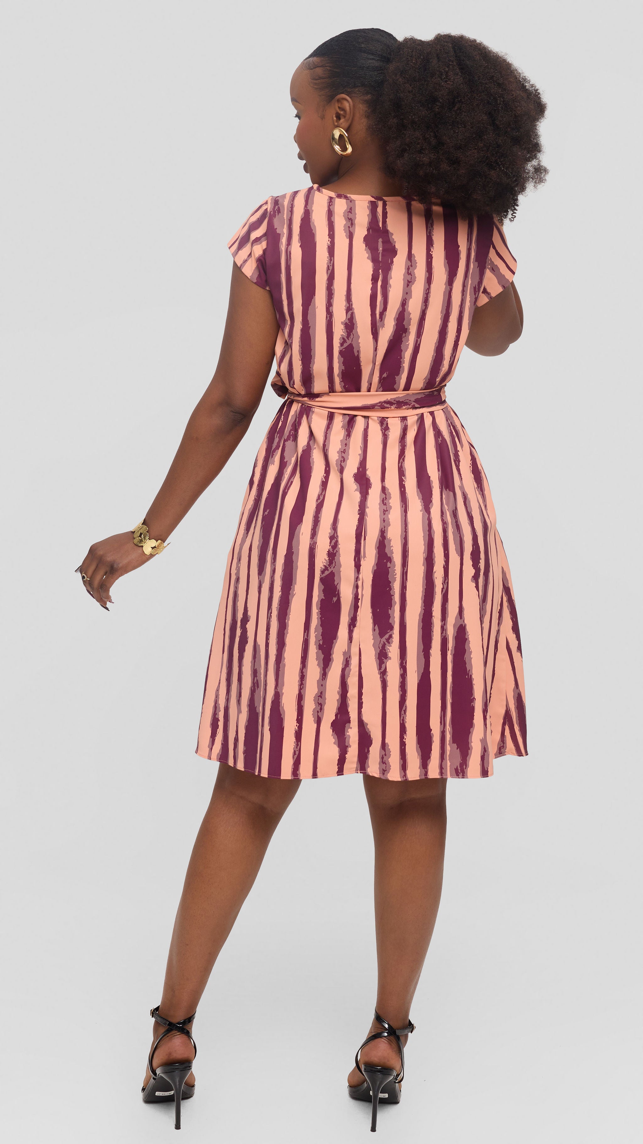 Vivo Basic Cap Sleeve Tent Knee Length Dress in Crepe - Peach / Mulberry Tamasha Print