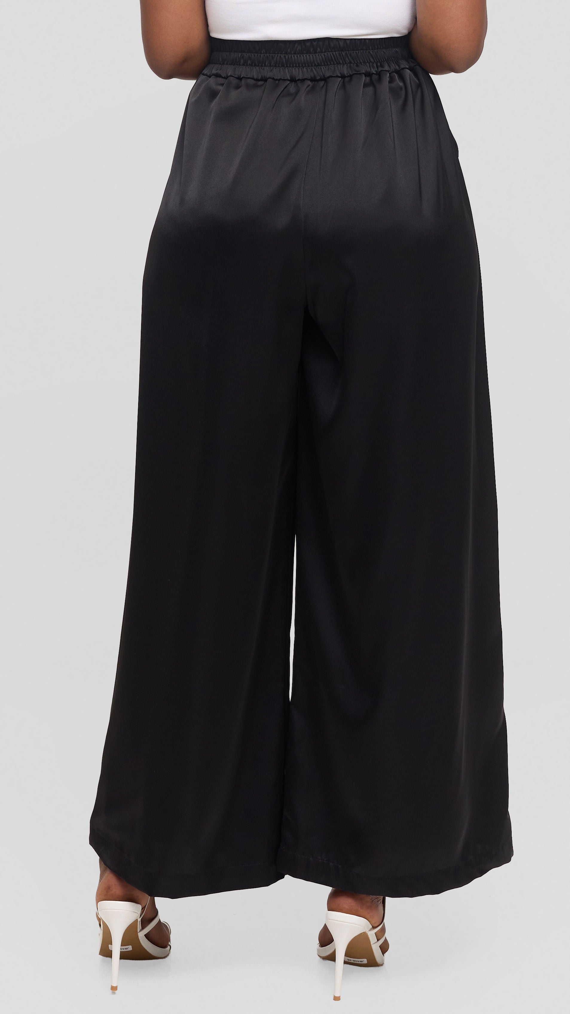 Vivo Gathered Waist Pants in Satin - Black