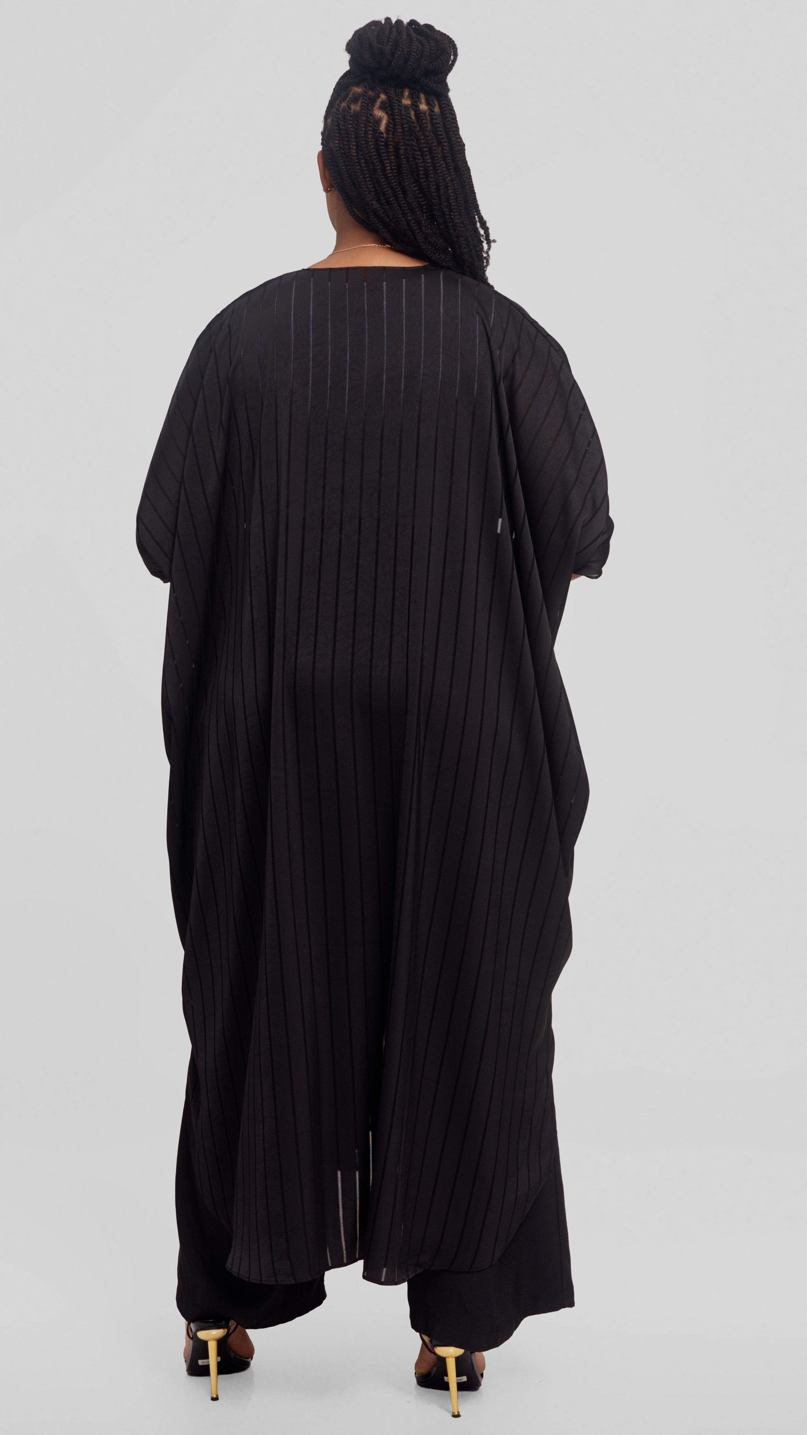 Vivo Scalloped Kimono in Stripped Crepe - Black
