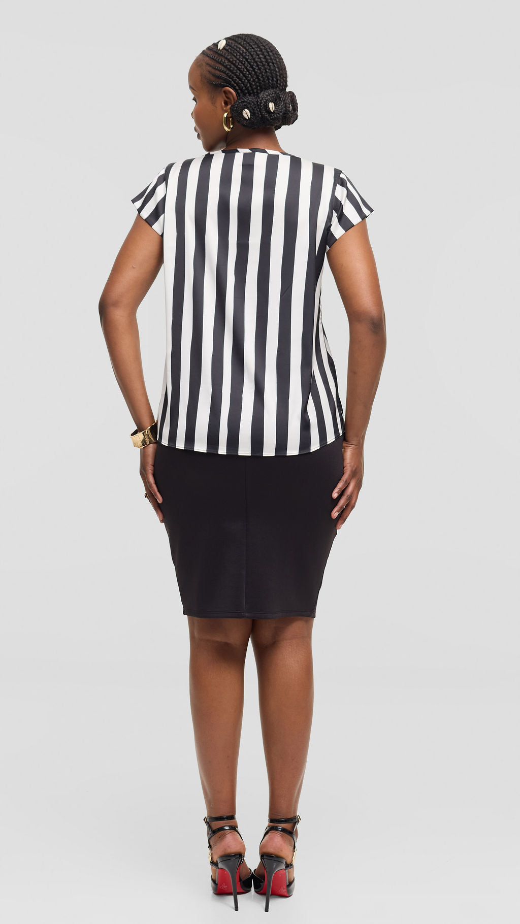 Vivo Basic Cap Sleeve Top in Satin - Off White / Black Mani Print