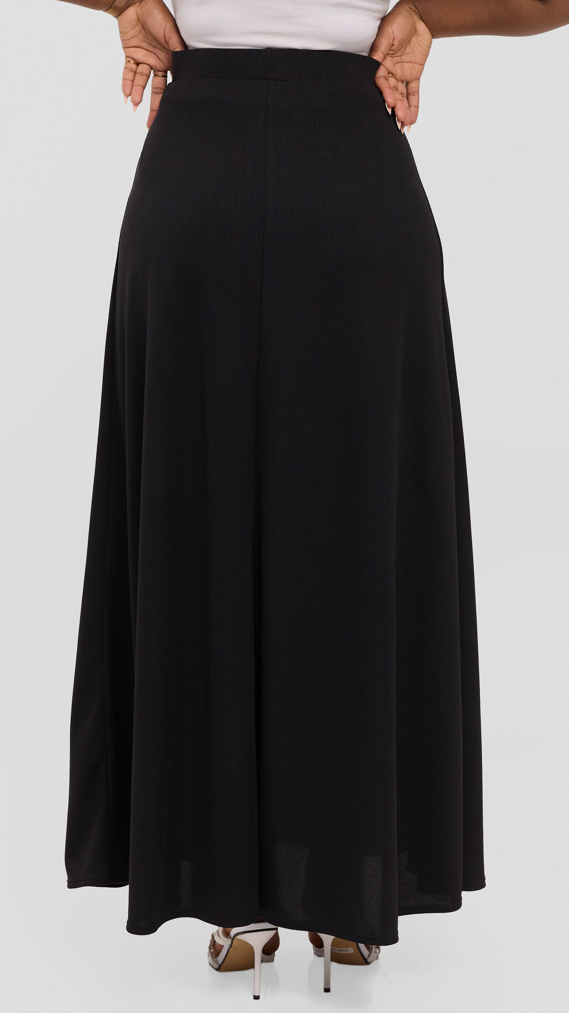 Vivo Tanda Maxi Skirt in Stretch Rib - Black
