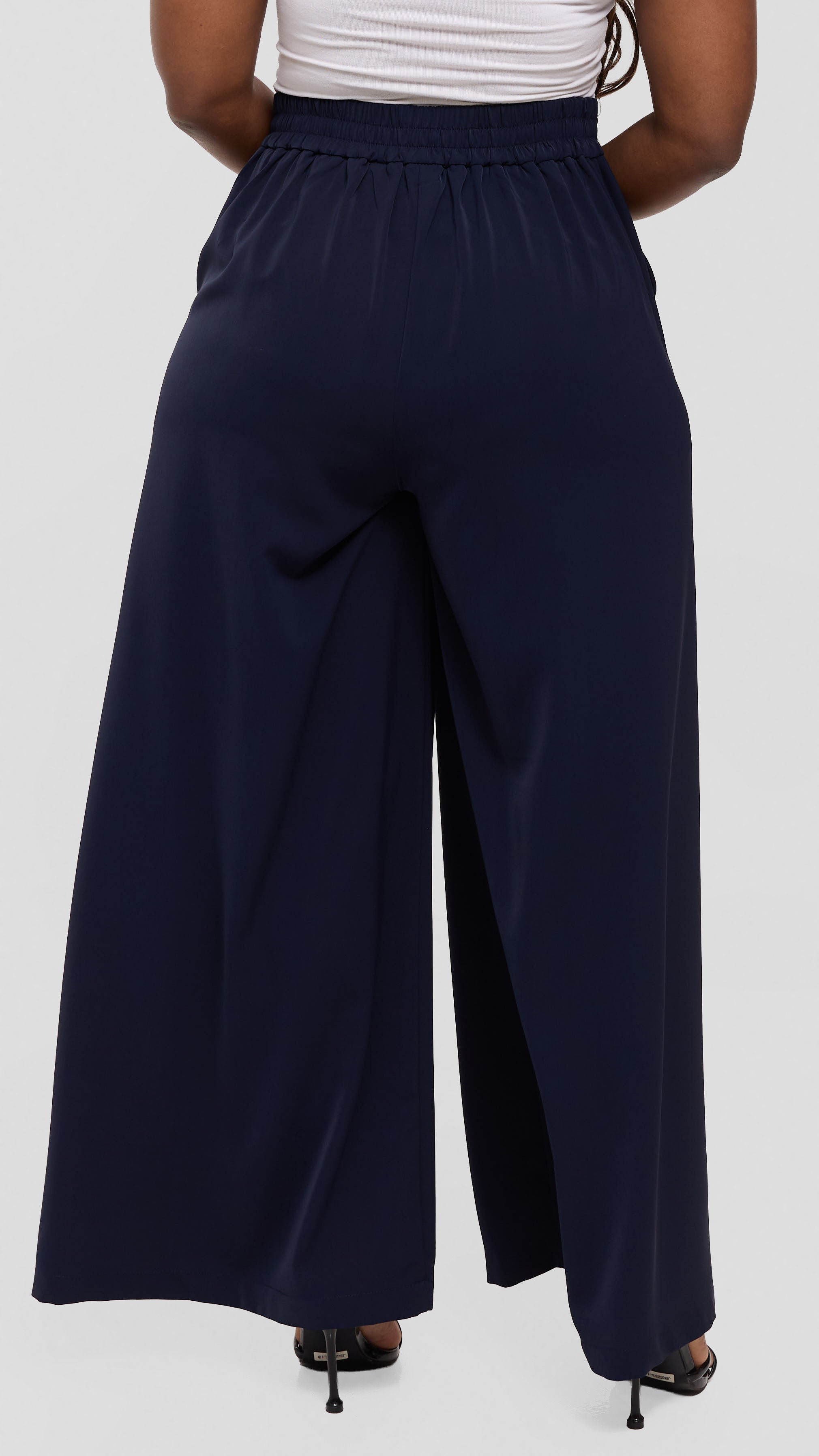 Vivo Liora Wide Leg Pants in Crepe - Dark Navy