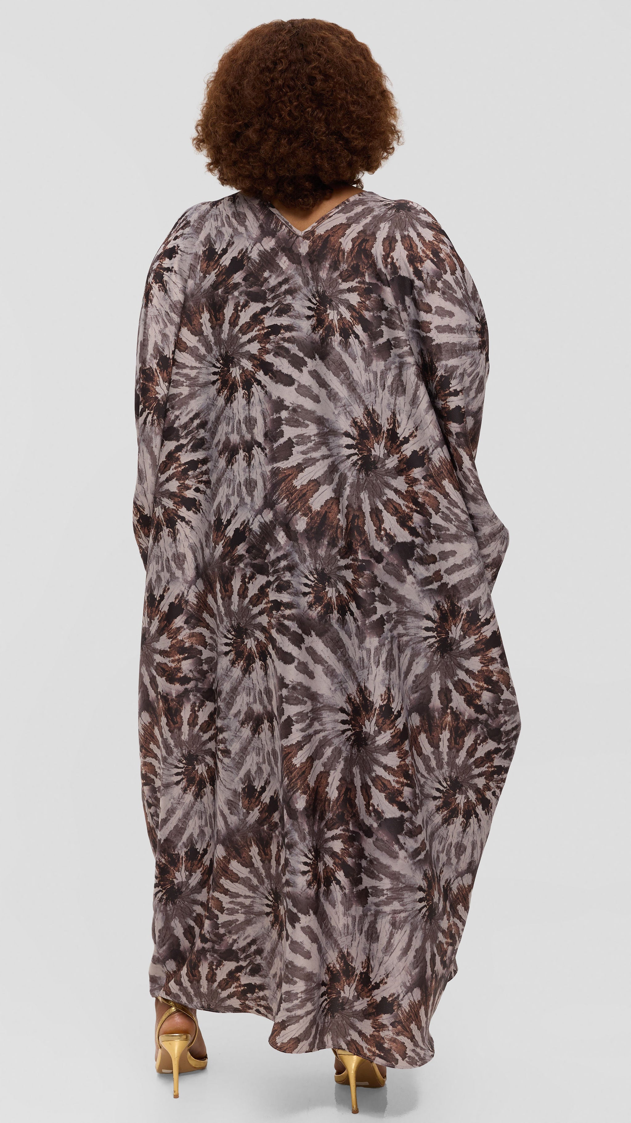 Vivo Keza V-Neck Maxi Kaftan in Satin - Light Beige / Brown Print