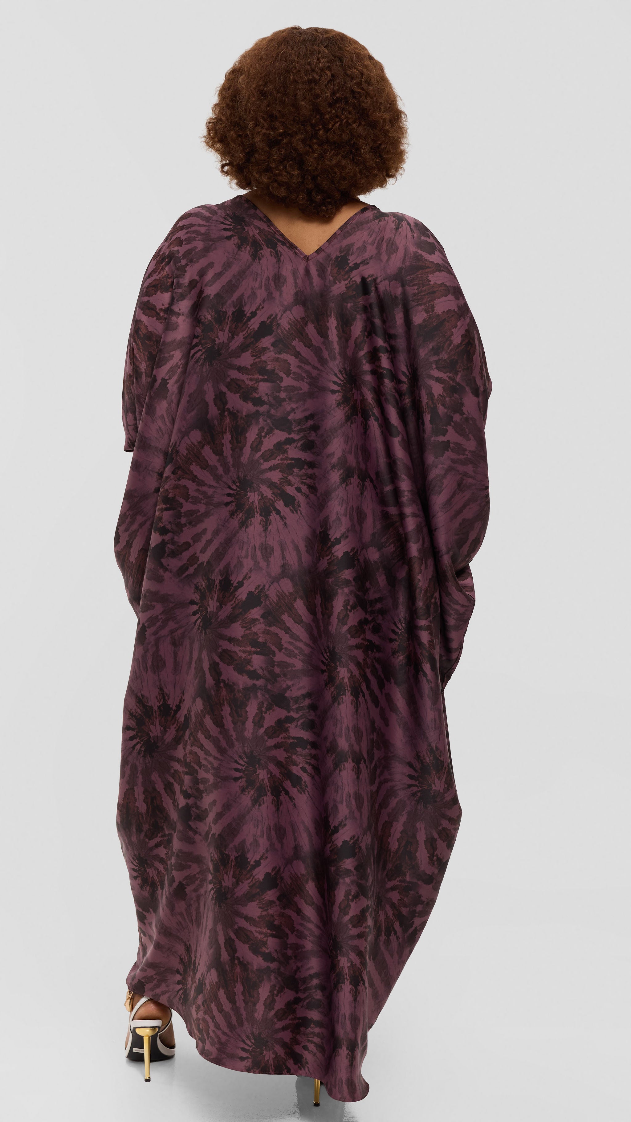 Vivo Keza V-Neck Maxi Kaftan in Satin - Rose Pink / Brown Print