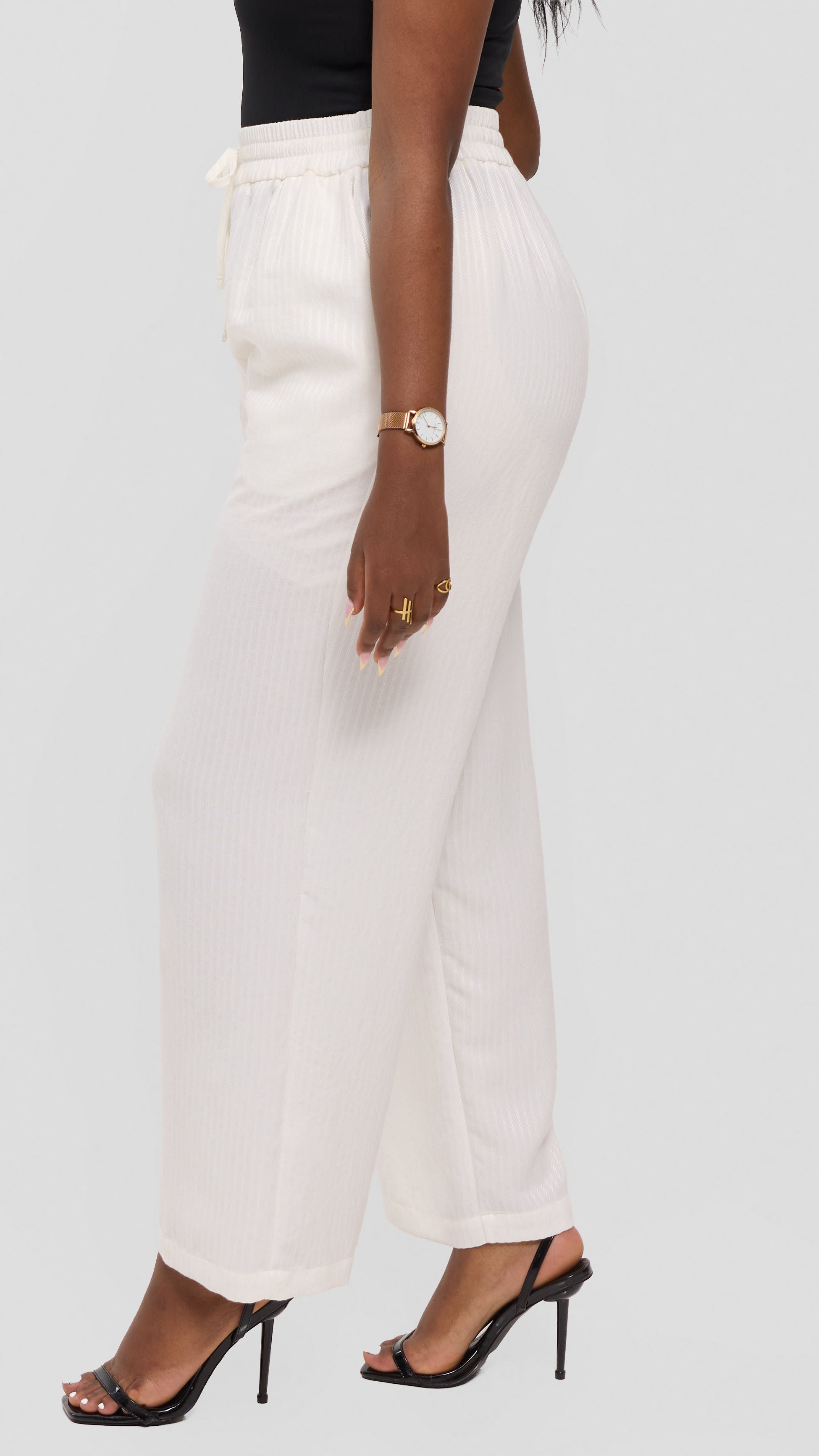 Vivo Drawstring Wide Leg Pants in Crepe - White