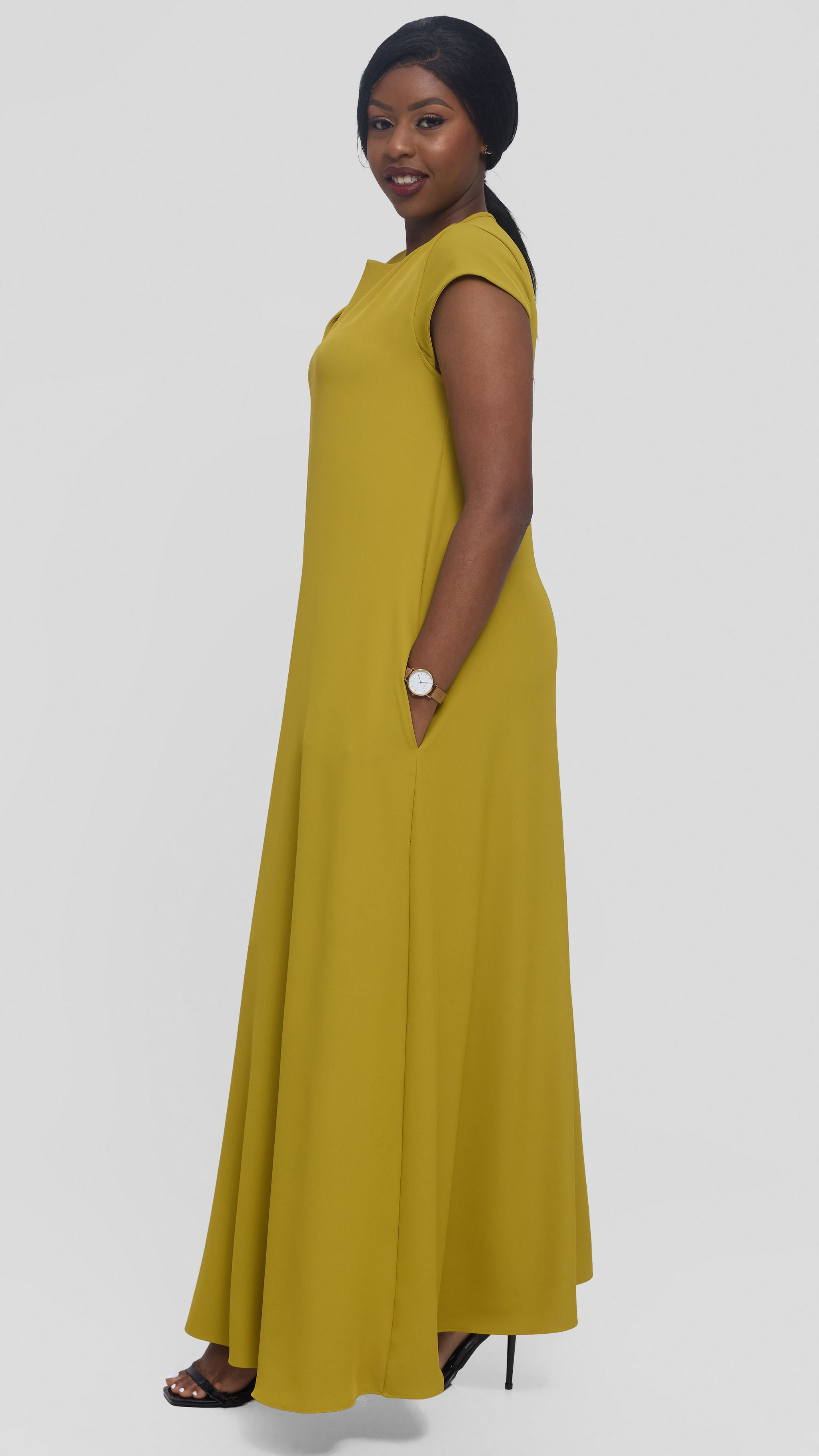 Vivo Zola V-Neck Maxi Dress in Crepe - Lime