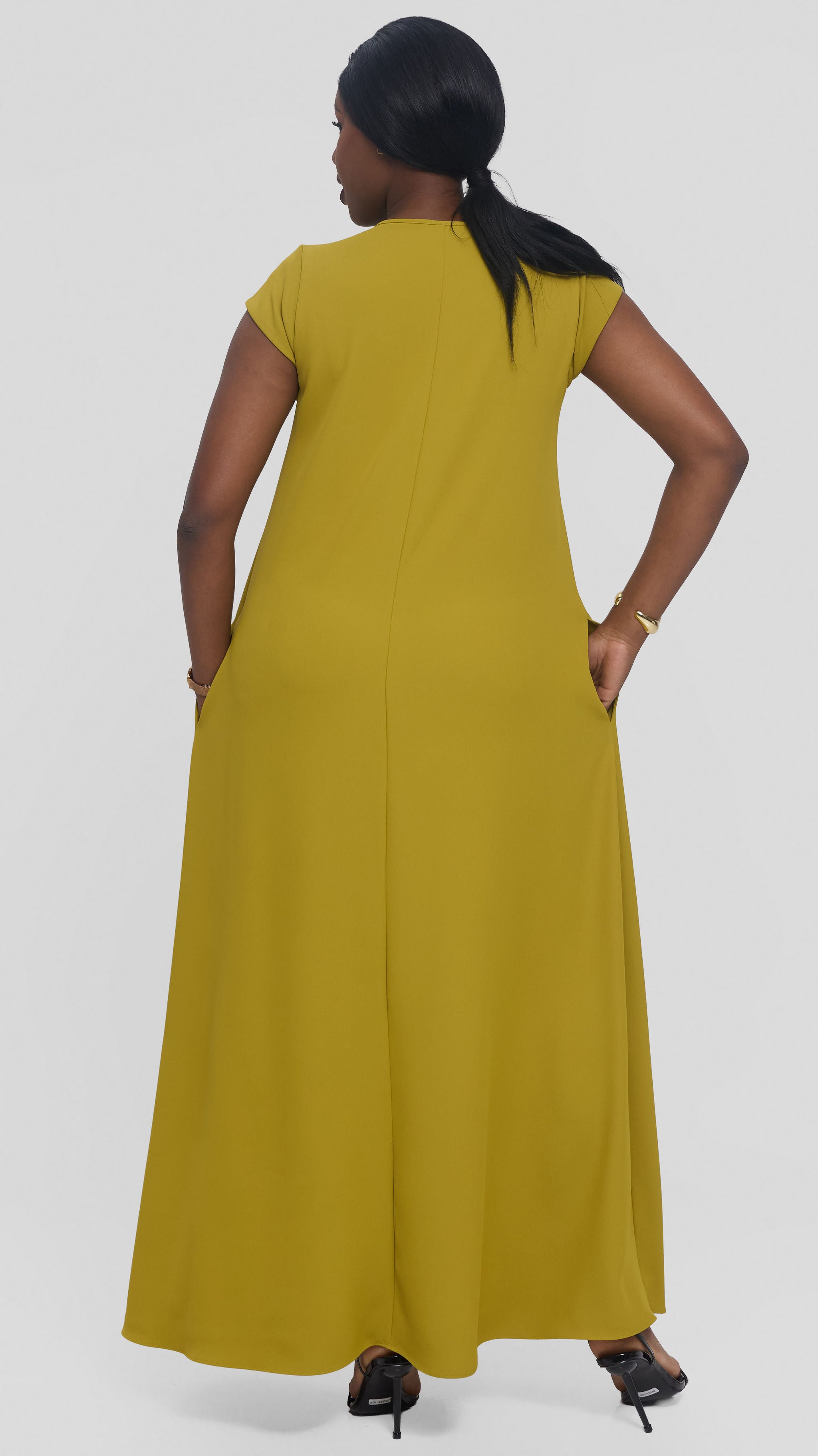 Vivo Zola V-Neck Maxi Dress in Crepe - Lime