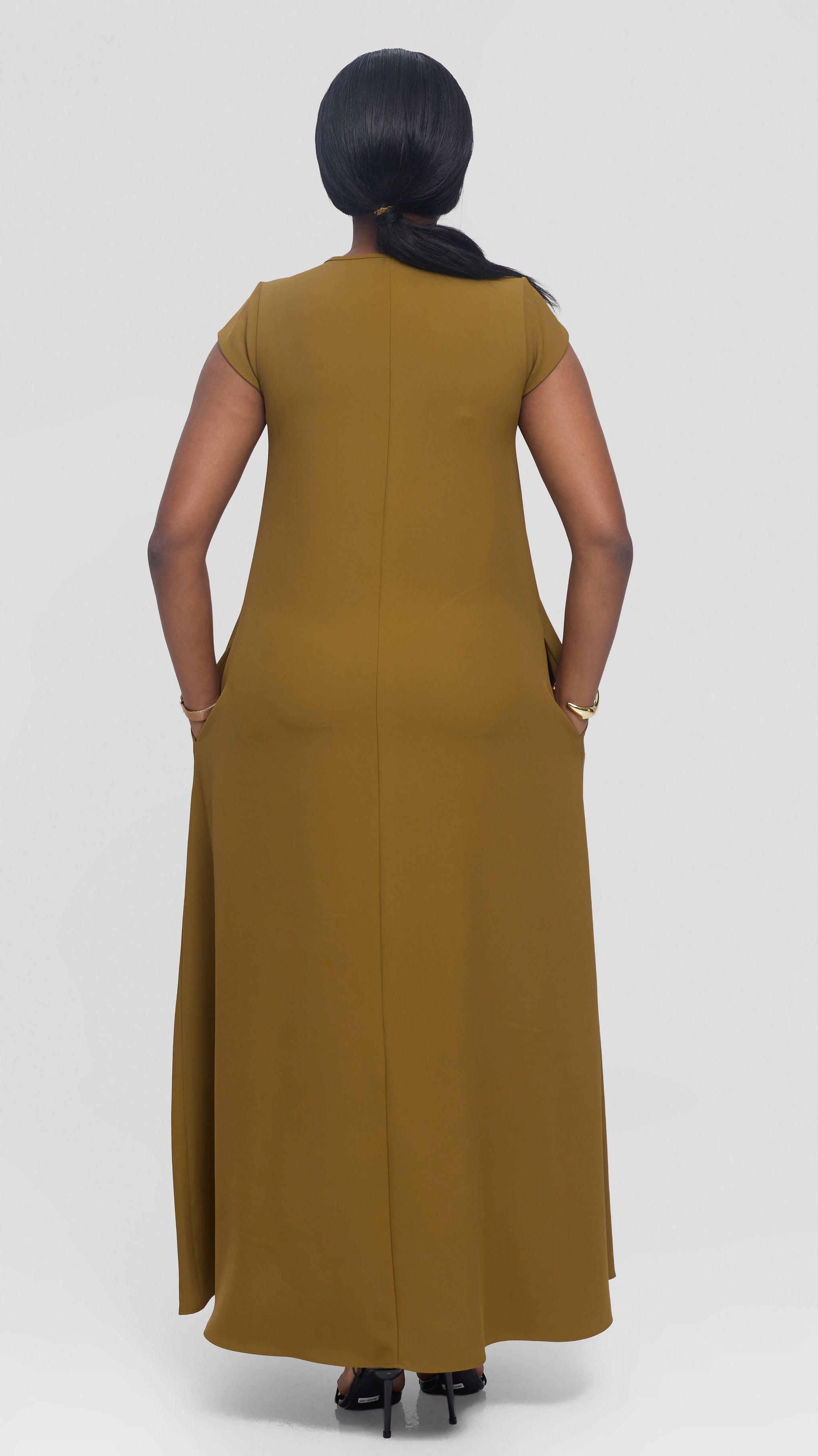 Vivo Zola V-Neck Maxi Dress in Crepe - Olive