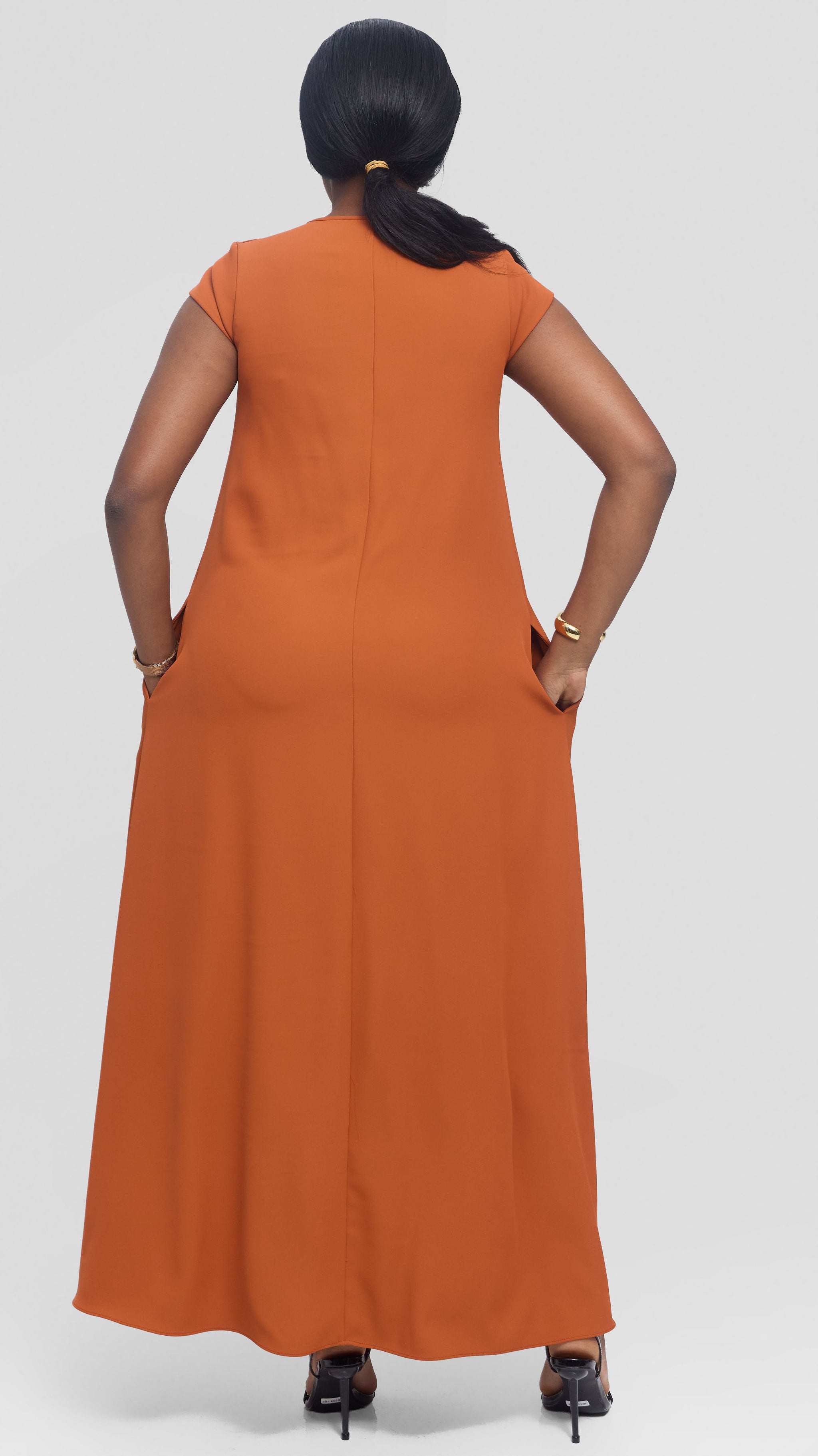 Vivo Zola V-Neck Maxi Dress in Crepe - Rust