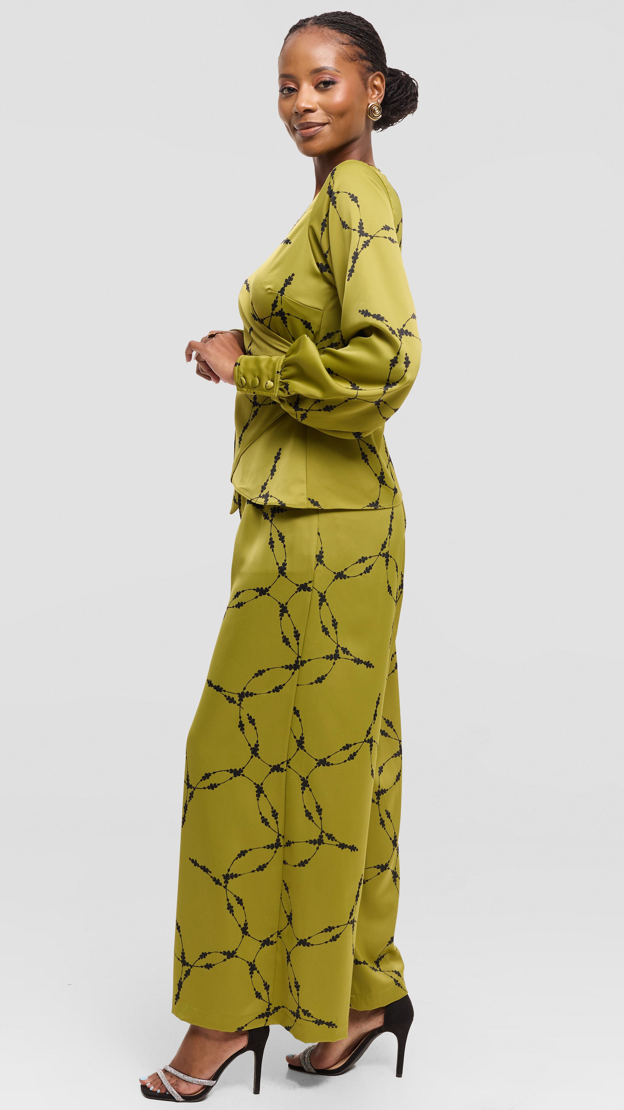 Vivo Essi Wide Leg Pants in Satin - Olive / Black Shina Print