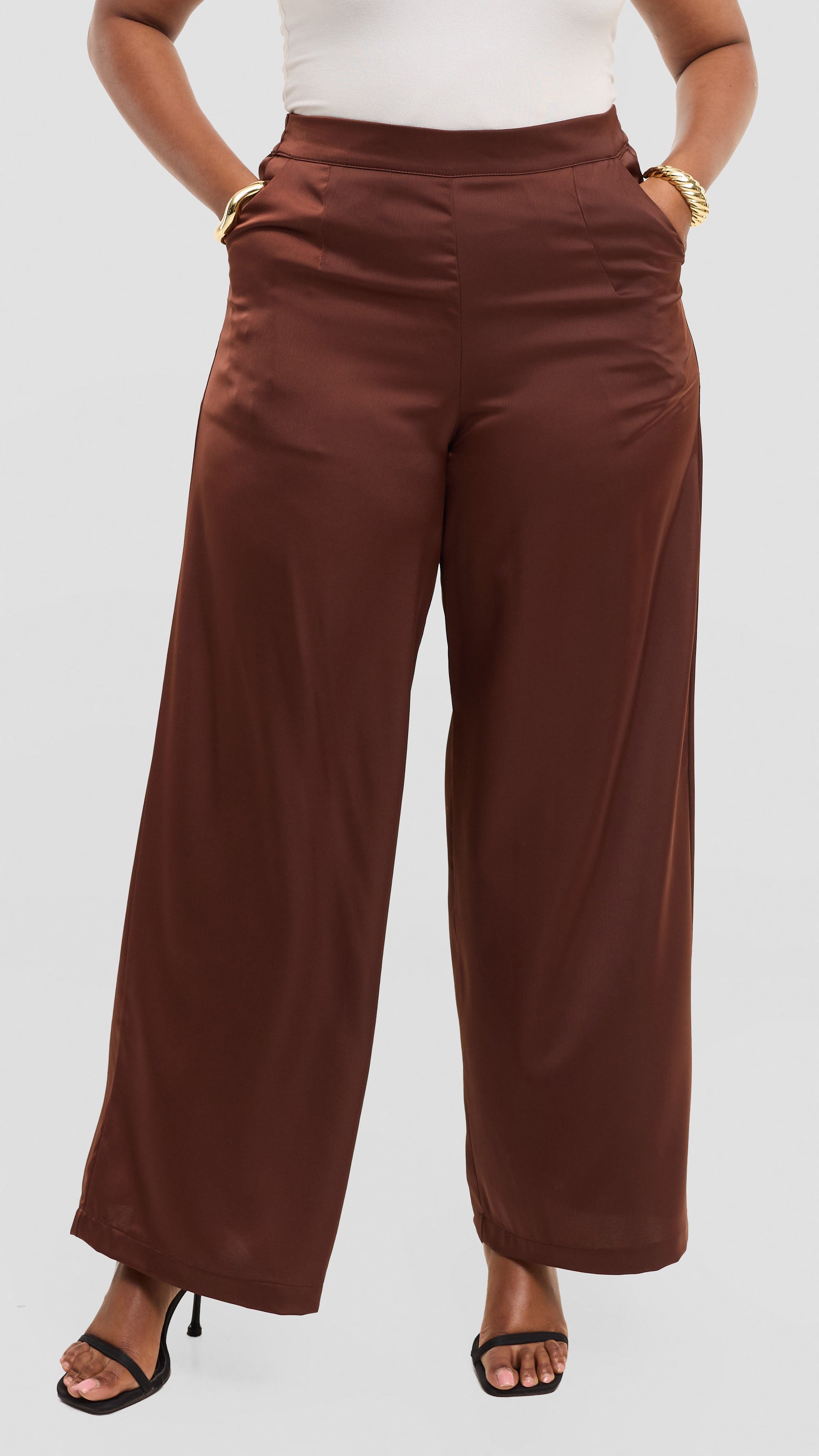Vivo Essi Wide Leg Pants in Satin - Chocolate