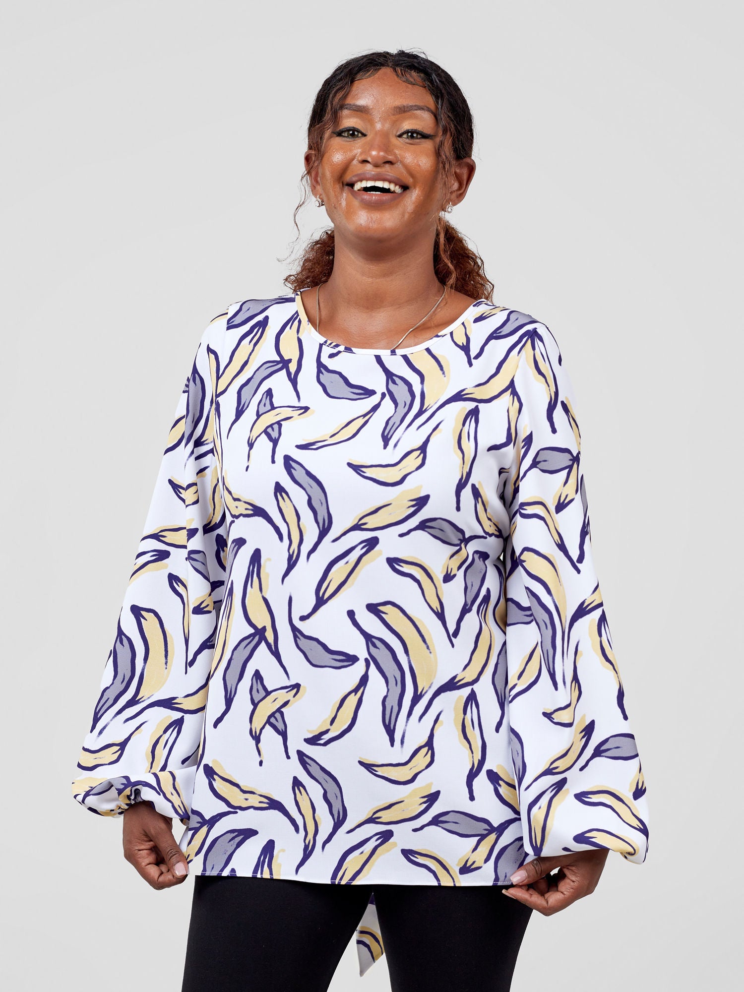 Vivo Dalia Bishop Sleeve Tie Top - Navy / White Molo  Print