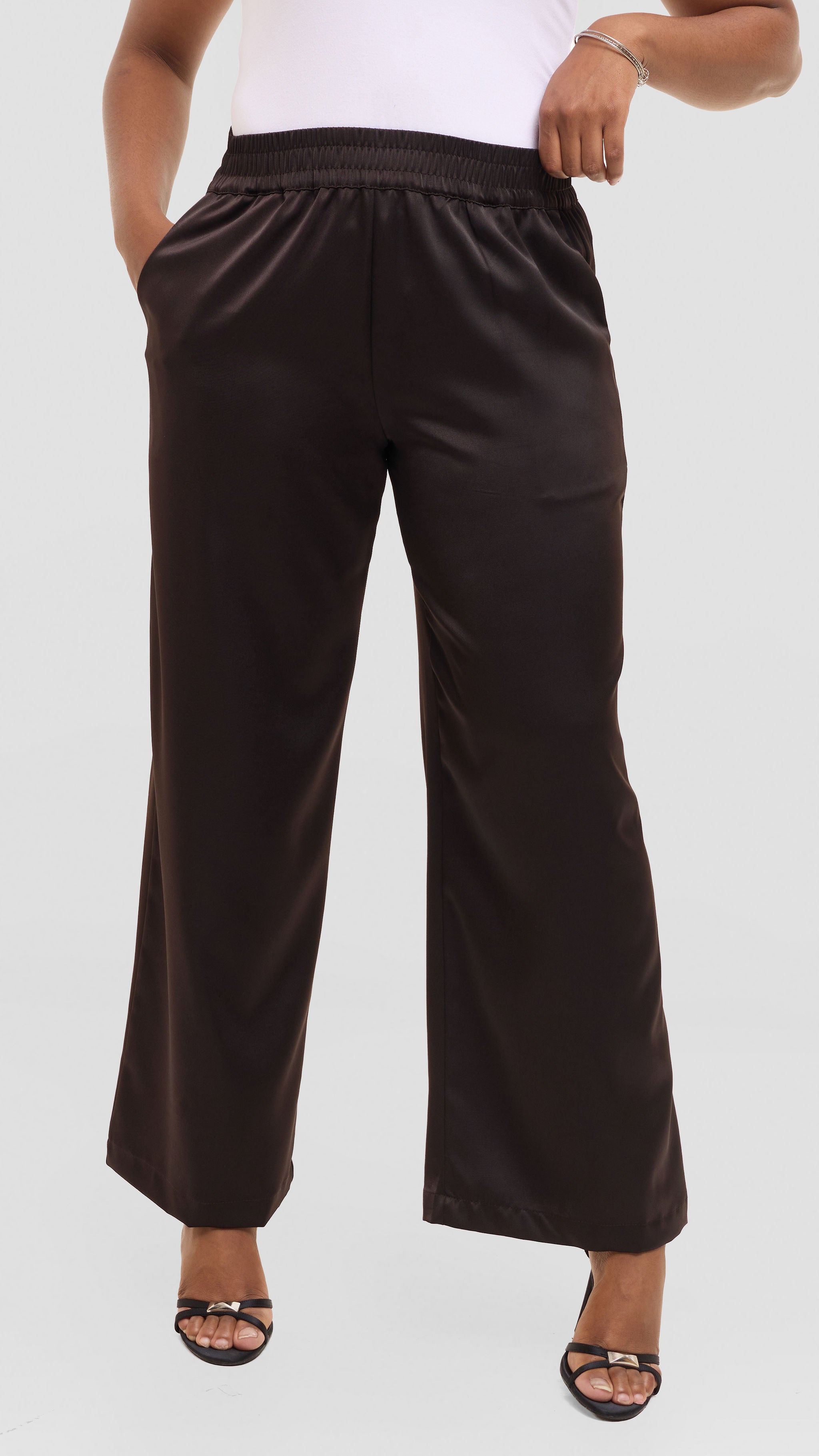 Vivo Straight Leg Pants in Satin - Chocolate