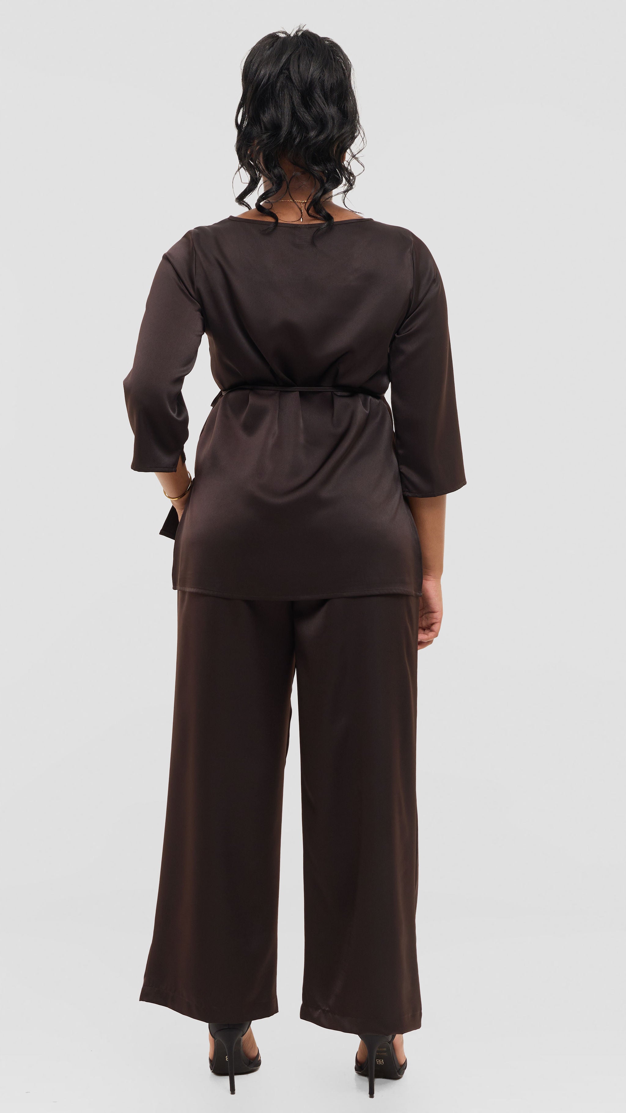 Vivo 3/4 Sleeve Side Slit Top in Satin - Chocolate