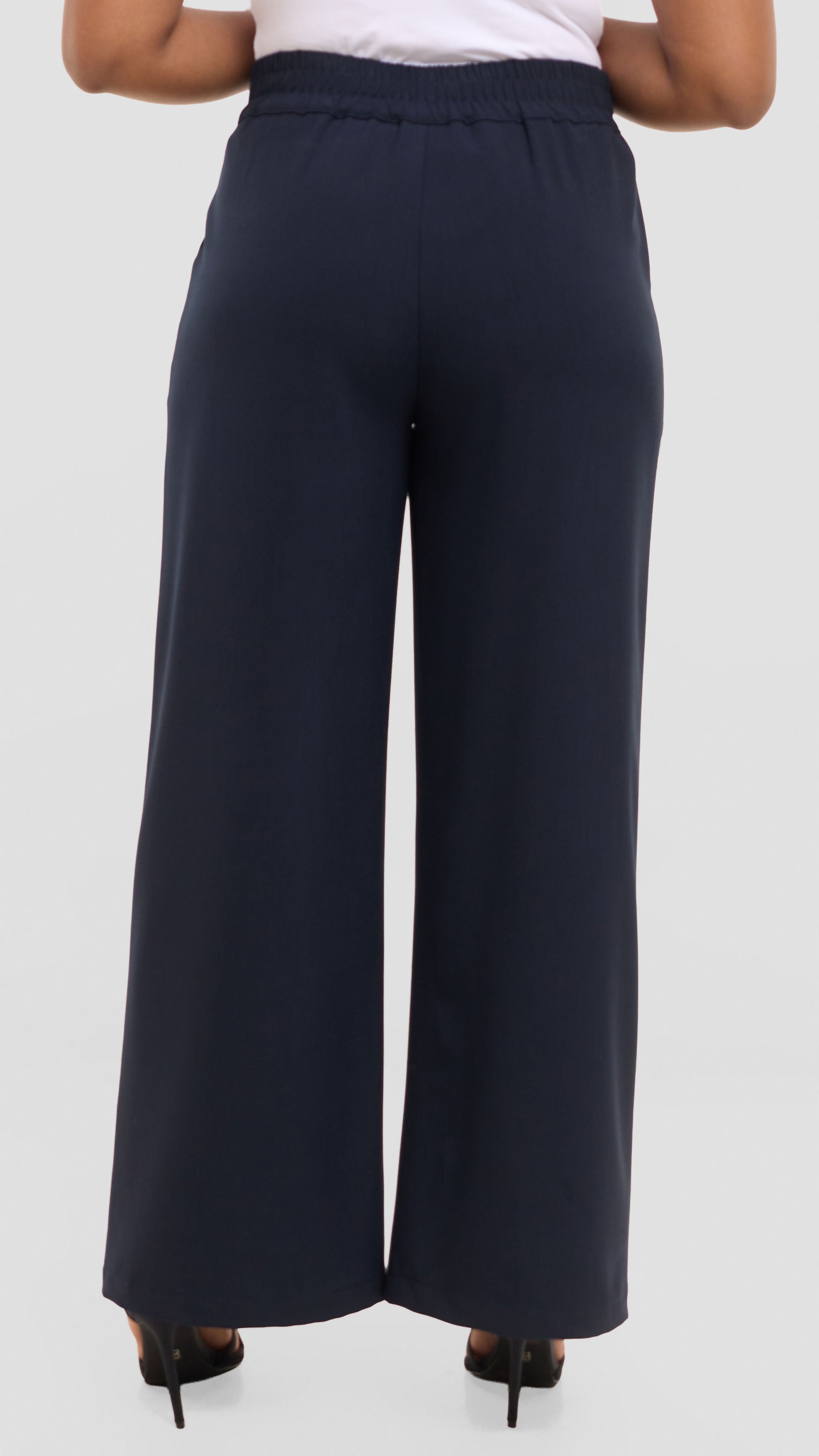 Vivo Pin Tuck Waist Pants in Crepe - Navy