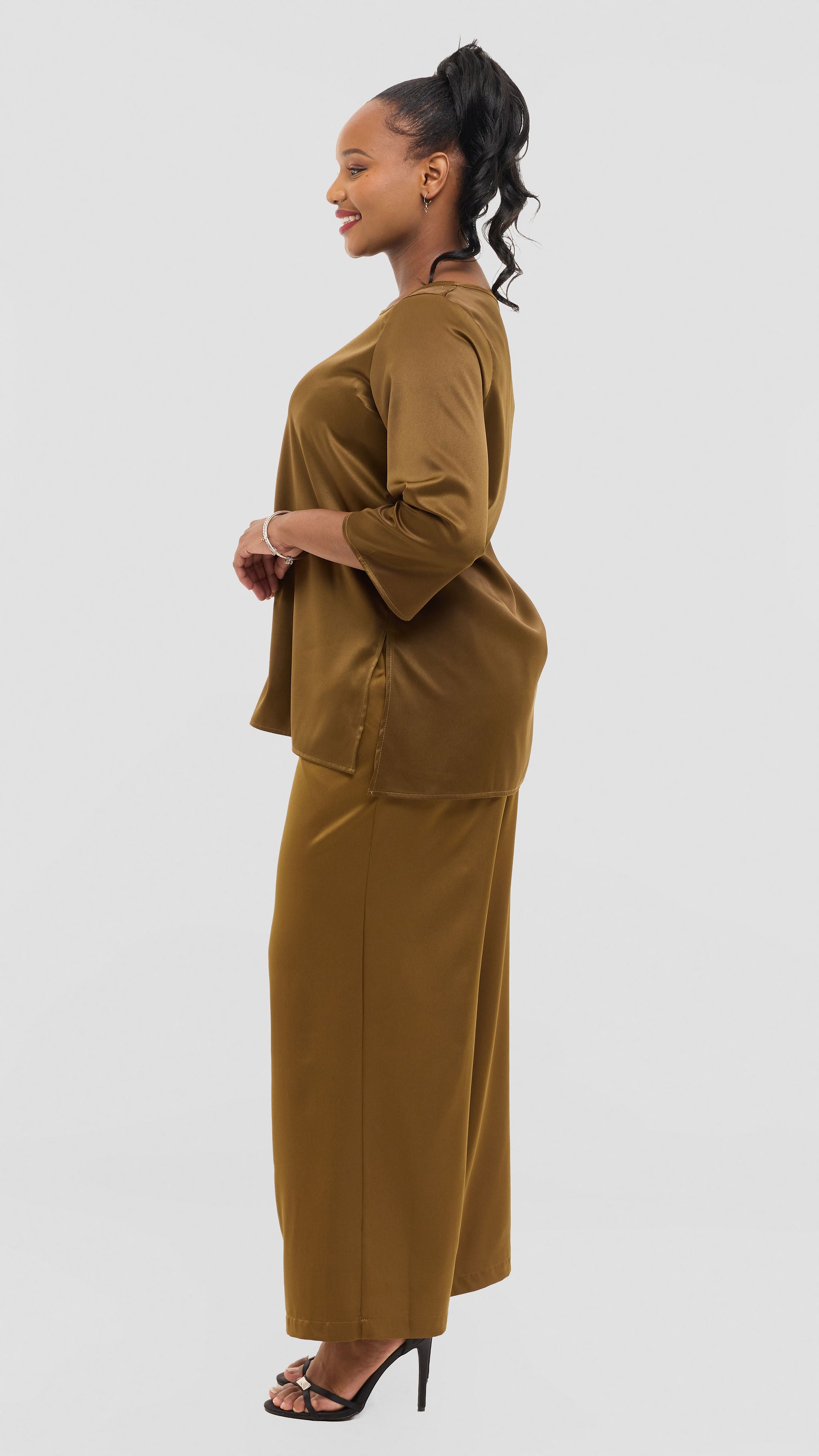Vivo Straight Leg Pants in Satin - Dark Olive