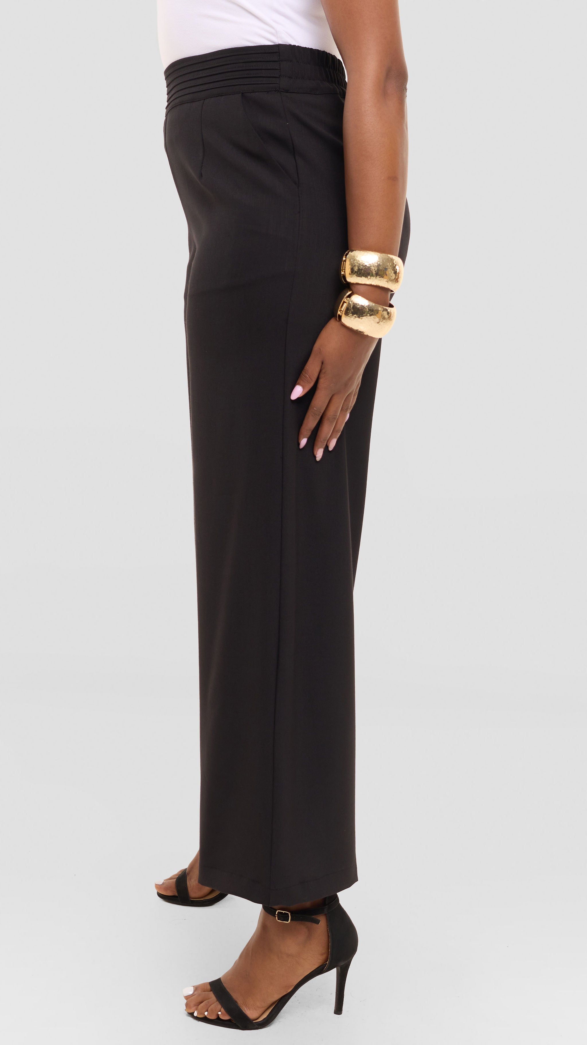 Vivo Pin Tuck Waist Pants in Crepe - Black