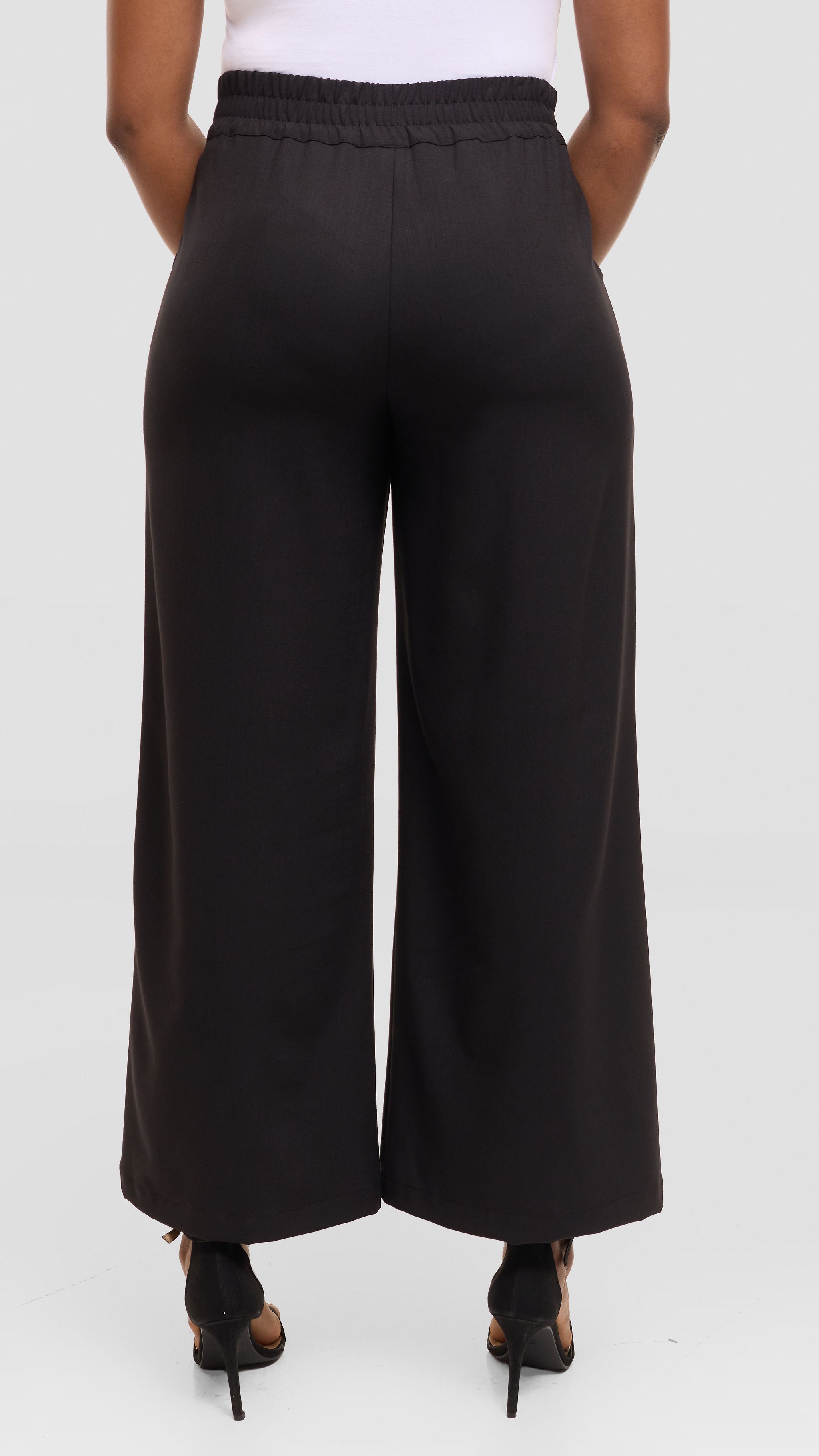 Vivo Pin Tuck Waist Pants in Crepe - Black