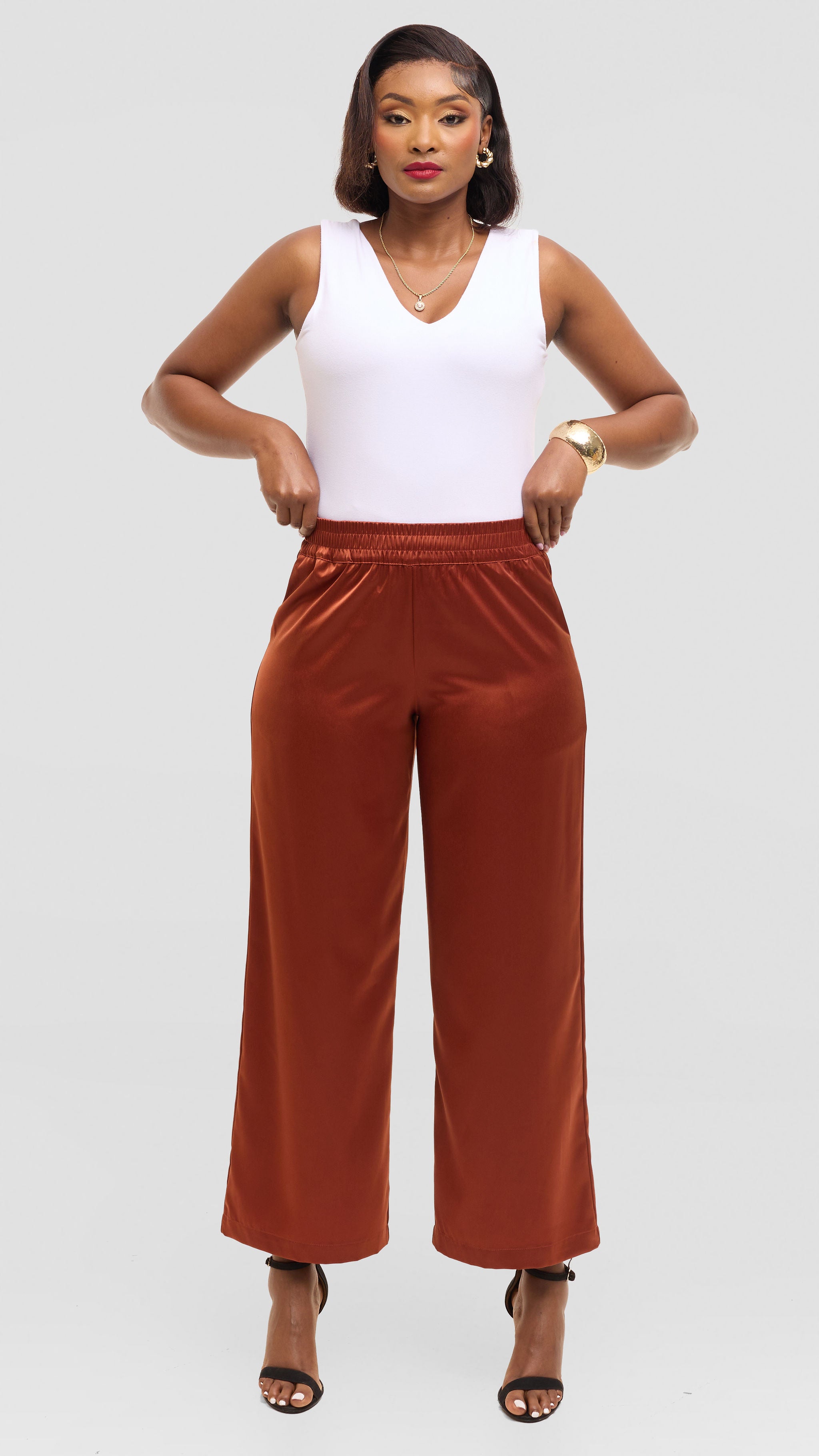 Vivo Straight Leg Pants in Satin - Rust