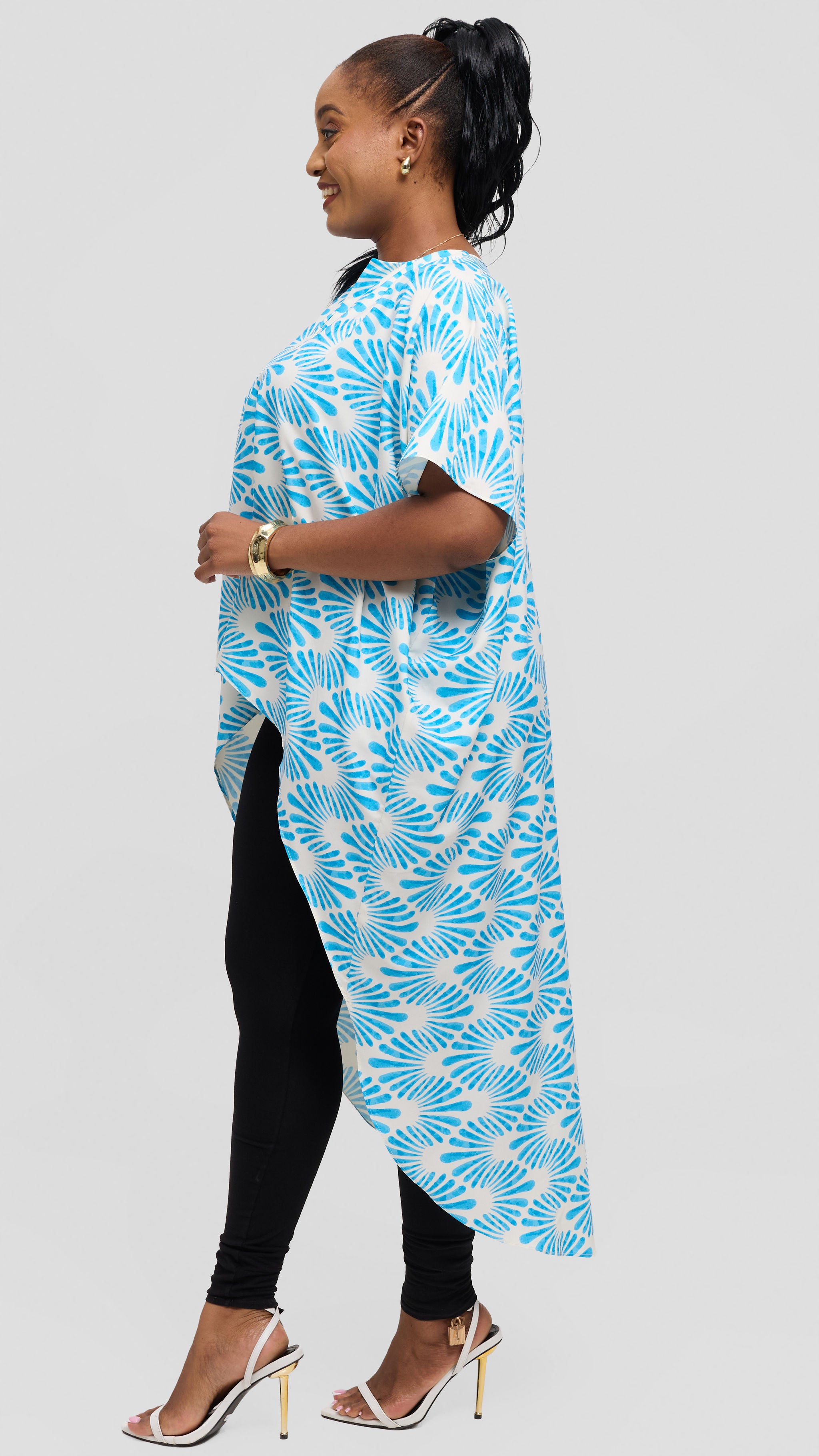Vivo High Low Top in Crepe - Off White / Light Blue Witu Print