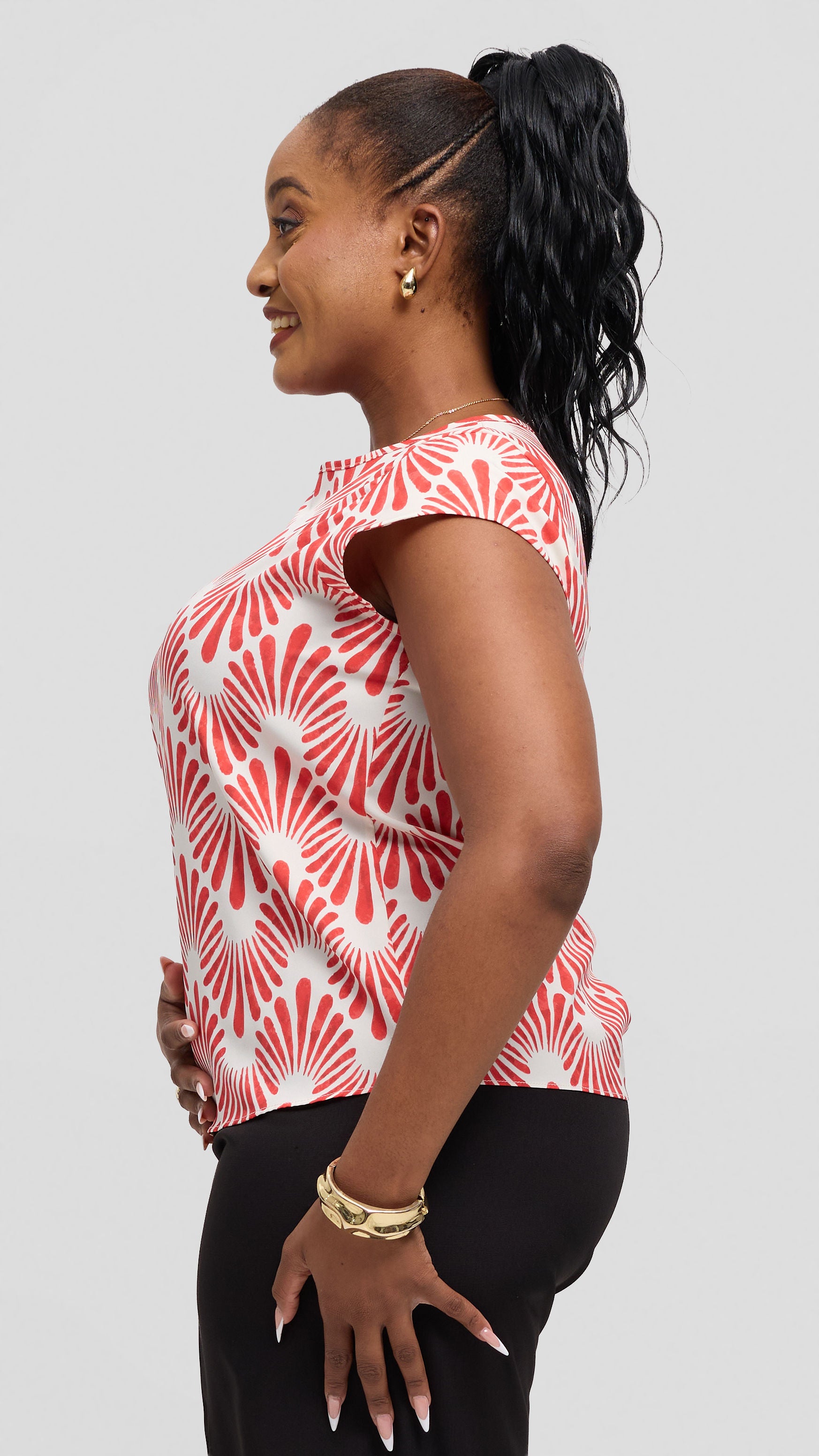Vivo Basic Cap Sleeve Top in Crepe - Off White / Red Witu Print