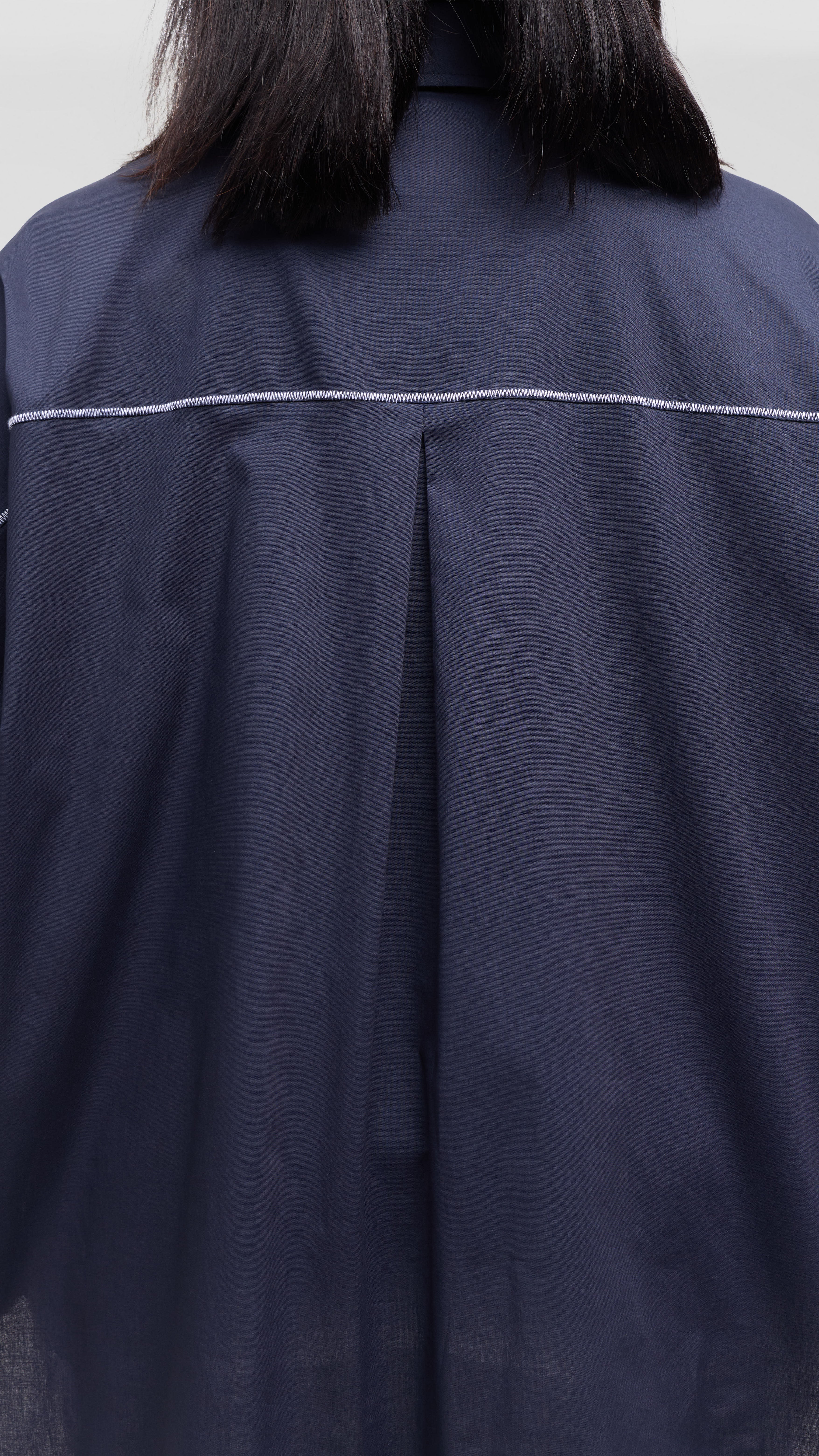 Vivo Back Pleat Loose Top in Cotton - Dark Navy