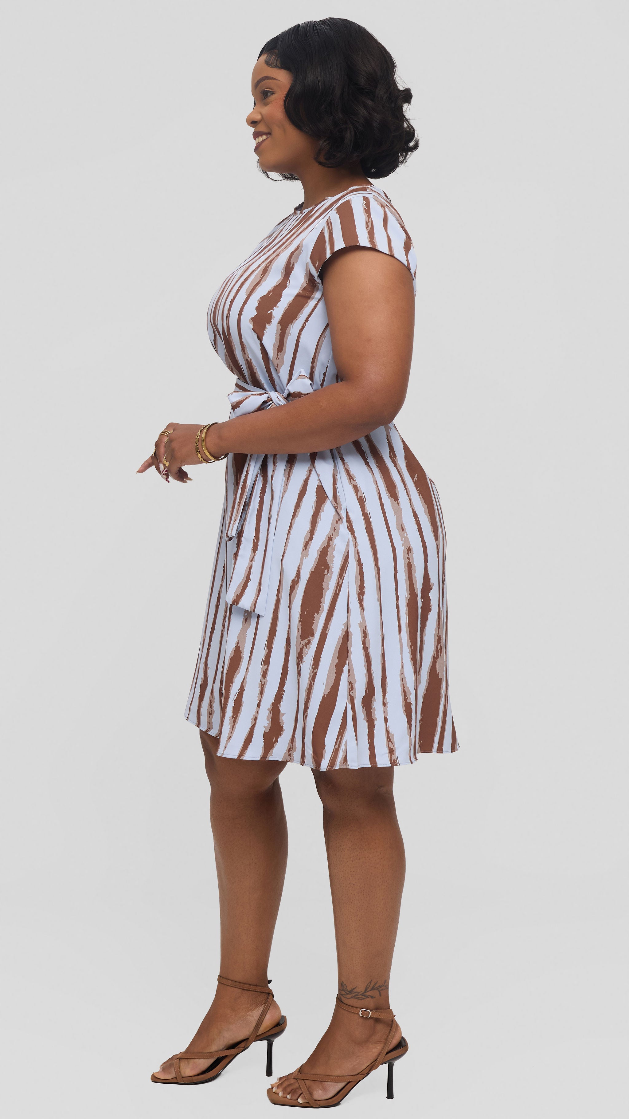 Vivo Basic Cap Sleeve Tent Knee Length Dress in Crepe - Light Blue / Brown Tamasha Print