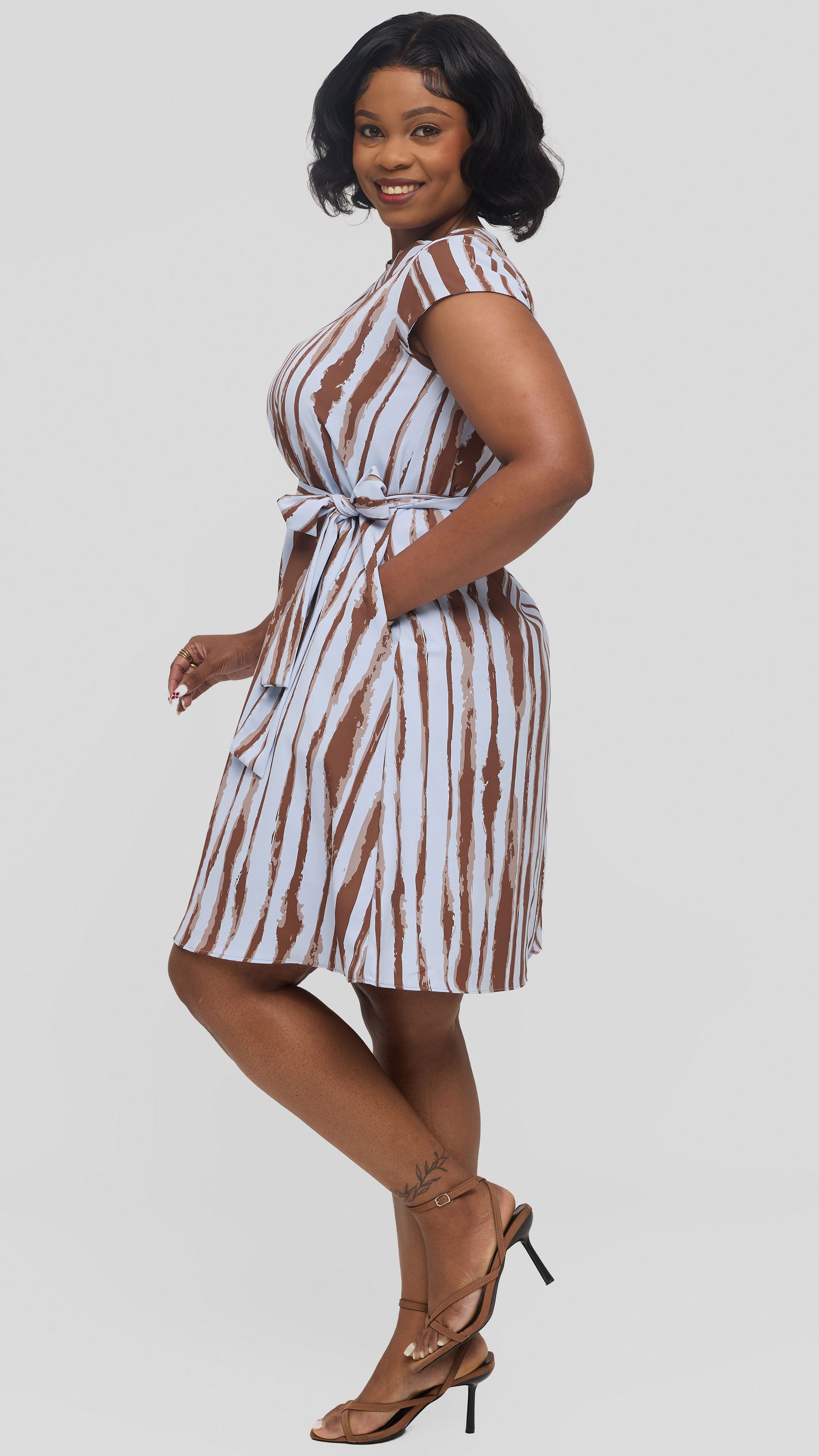 Vivo Basic Cap Sleeve Tent Knee Length Dress in Crepe - Light Blue / Brown Tamasha Print